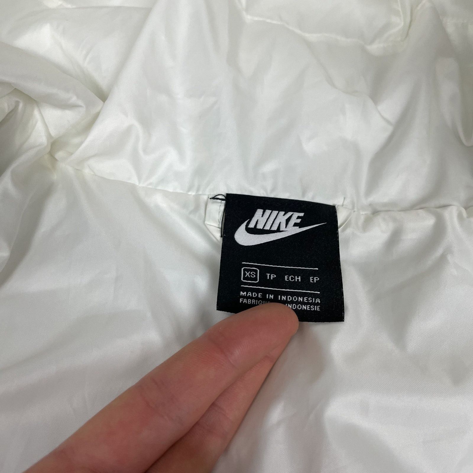 Nike Nike Women's White Outdoor Hooded Full Zip Puffer Jacket XS Size XS / US 0-2 / IT 36-38 - 13 Thumbnail