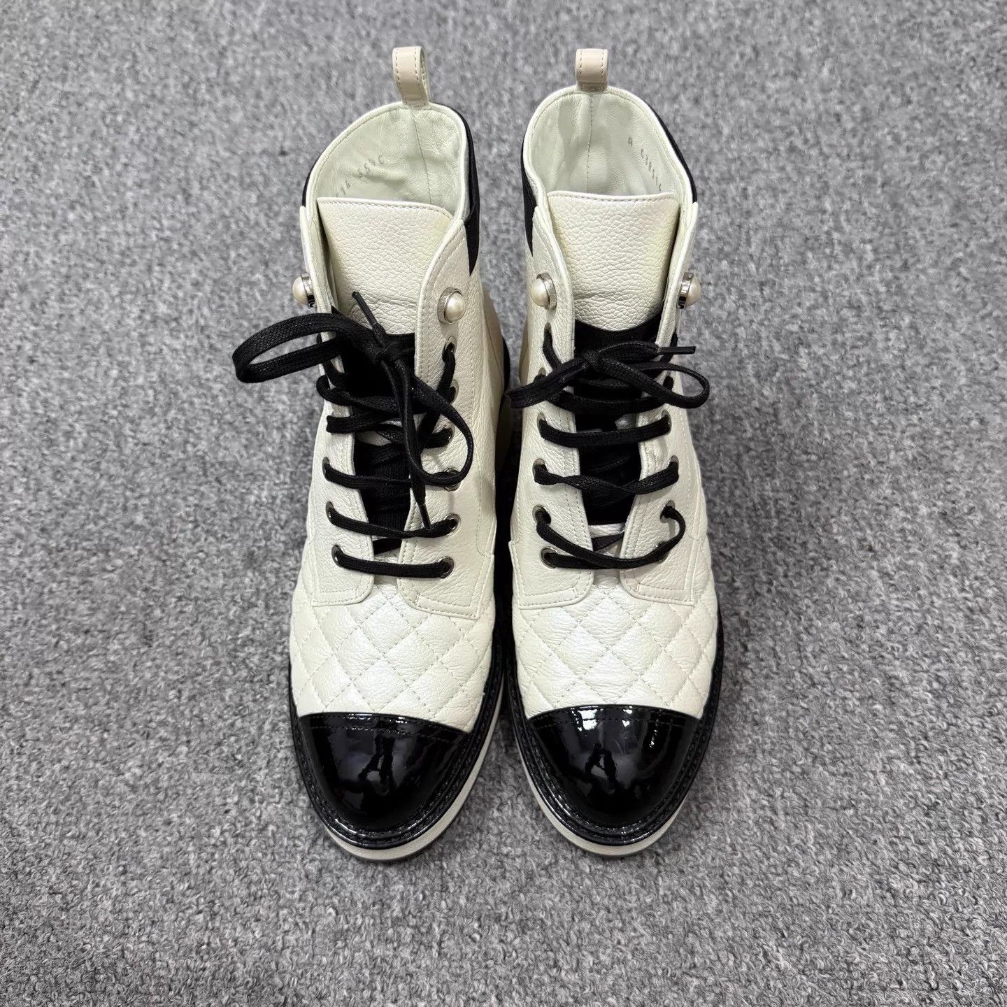 Chanel Chanel Black & White Colorblocked Pearl Short Boots Size US 5 / IT 35 - 3 Thumbnail