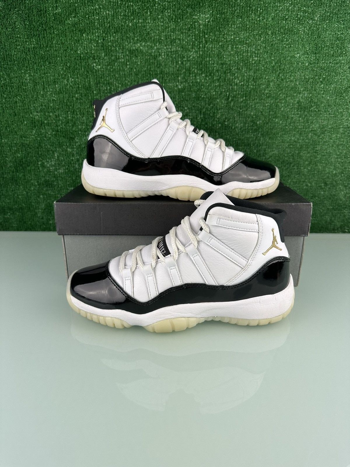 Jordan Brand Jordan 11 Retro Mid Gratitude / Defining Moments (GS) Size US 6 / EU 39 - 2 Thumbnail