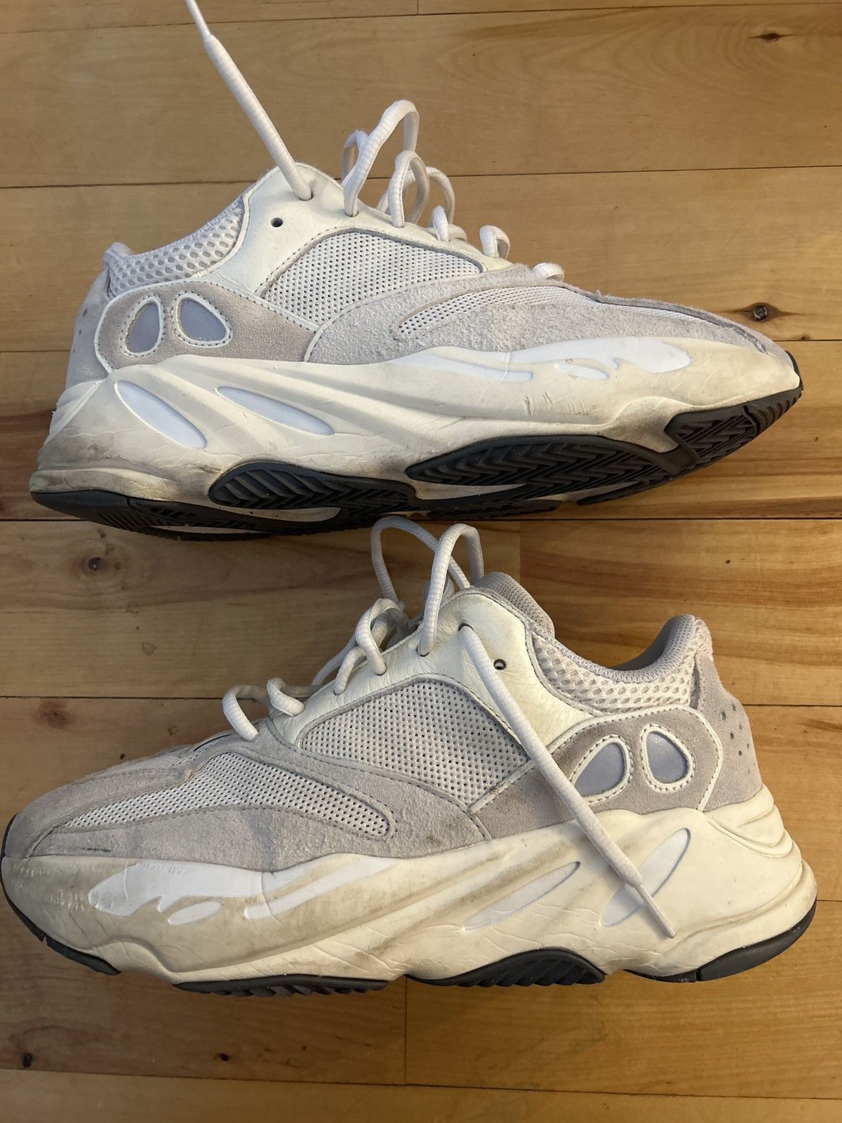 Yeezy Yeezy Boost 700 Size US 10 / EU 43 - 5 Thumbnail