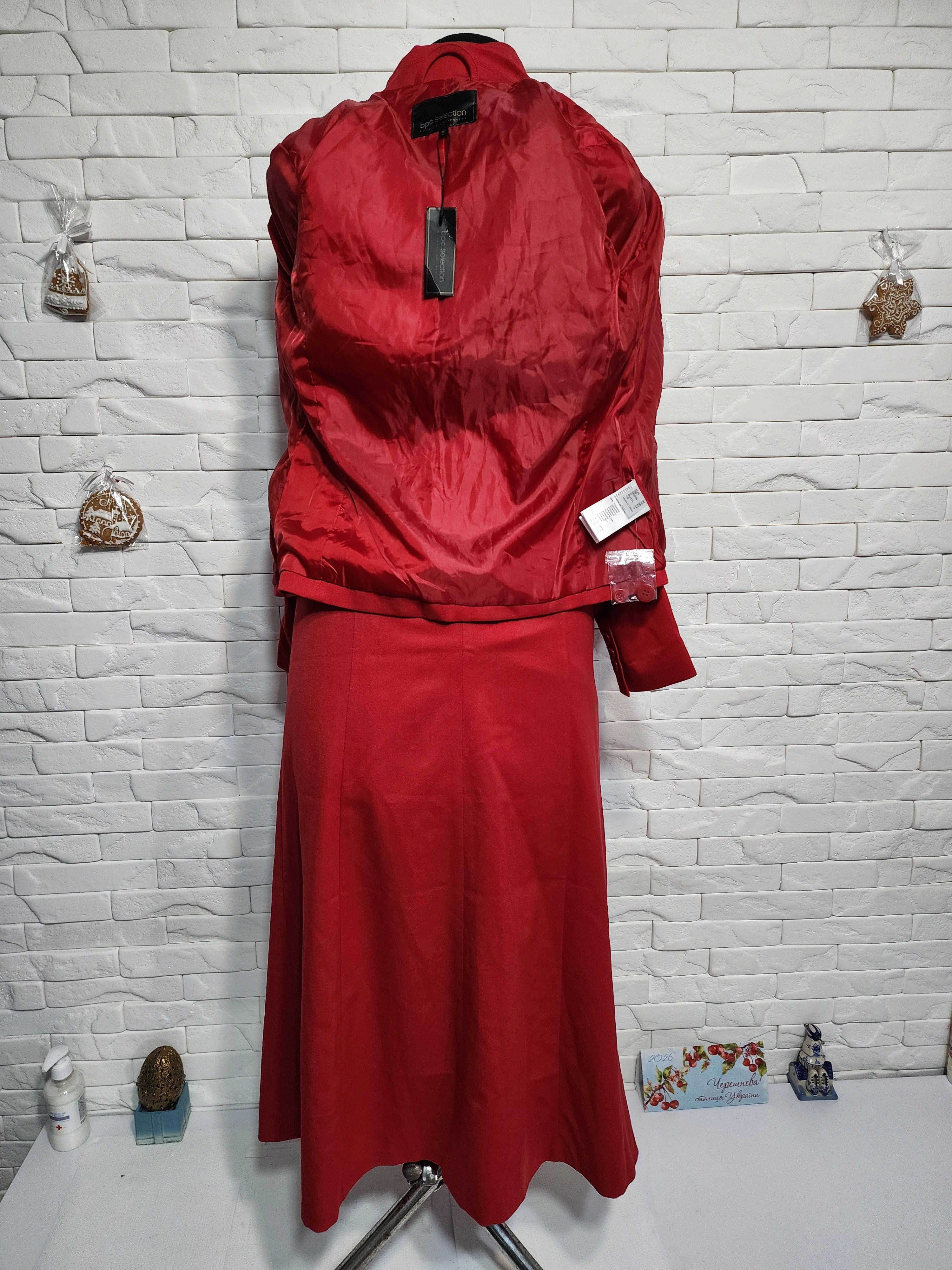 Other Red Women's Suit: Jacket & Skirt Size M / US 6-8 / IT 42-44 - 9 Thumbnail