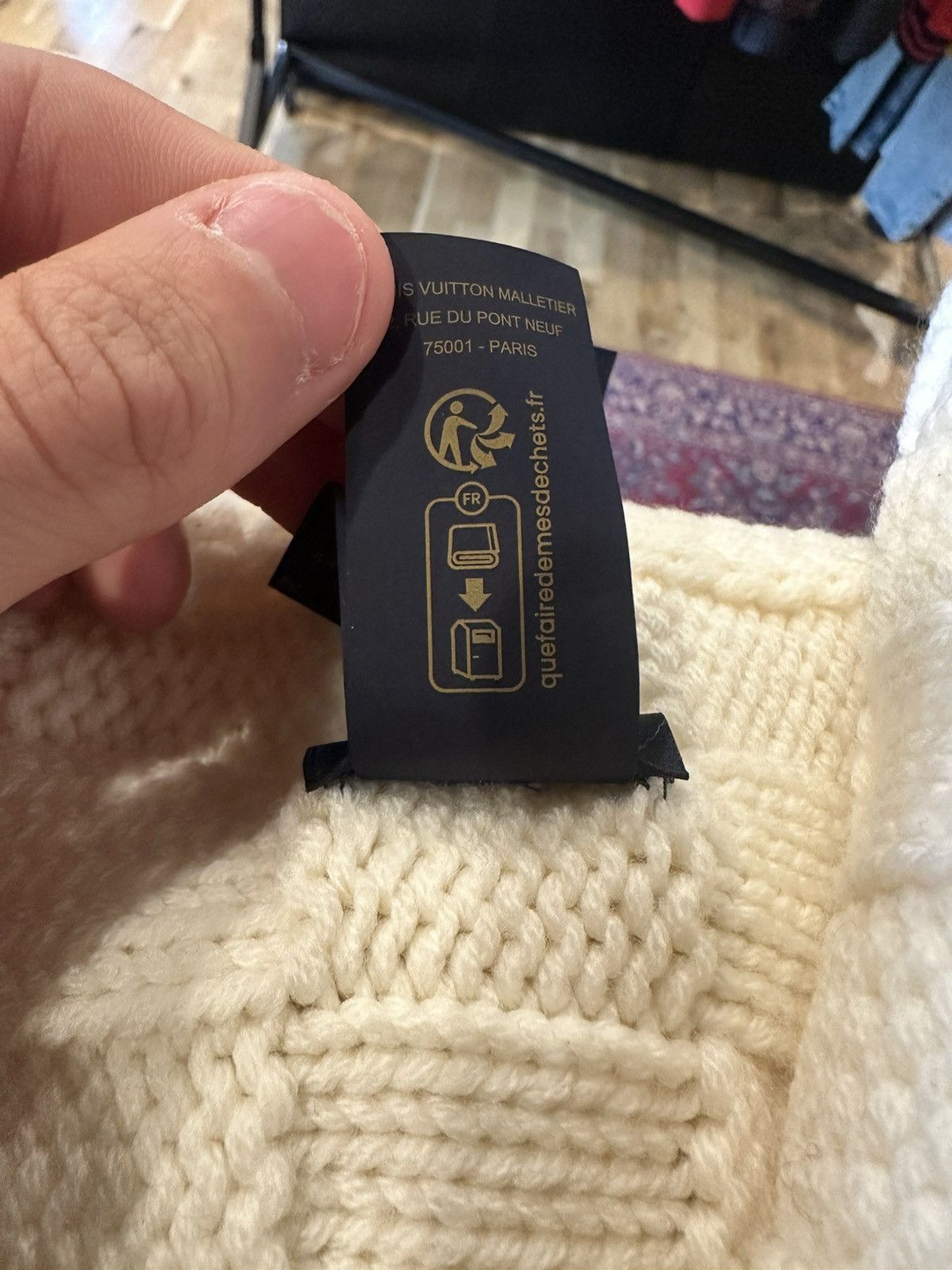 Louis Vuitton Louis Vuitton Cream Scarf Size ONE SIZE - 3 Thumbnail