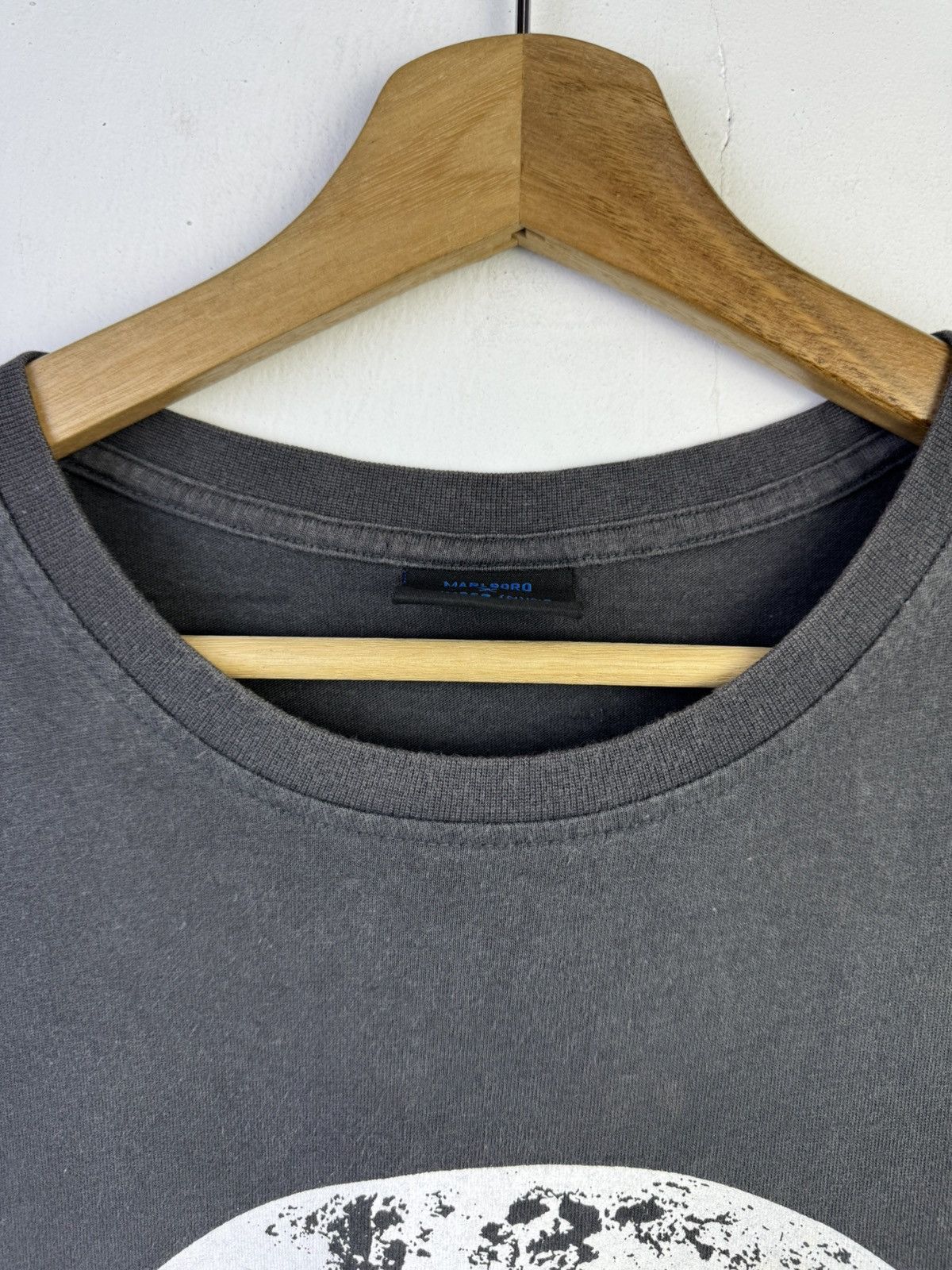 Number (N)ine vintage Number (N)ine x Marlboro moon design T-shirt in grey Size US L / EU 52-54 / 3 - 6 Thumbnail