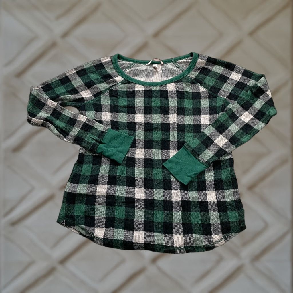 Victoria's Secret VINTAGE? No. Victoria's Secret Pajama Top Shirt Women S Green Plaid Knit Long Sleeve Round Neck Sleepwear Contemporary Classic Size S / US 4 / IT 40 - 1 Thumbnail