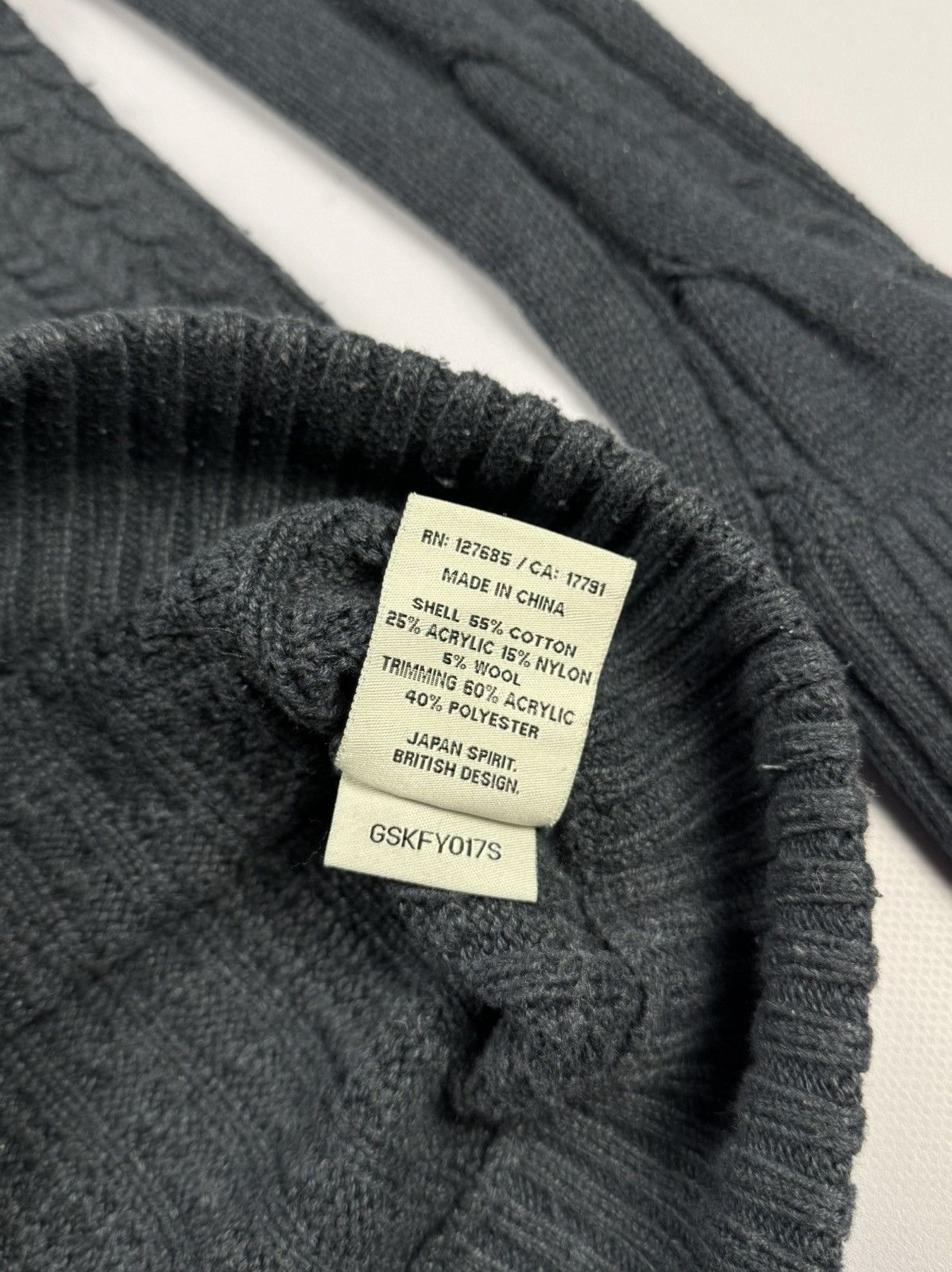 Le Grande Bleu (L.G.B.) Superdry Japanese Abercrombie Y2K Beauty Fur Sweater Size M / US 6-8 / IT 42-44 - 10 Thumbnail