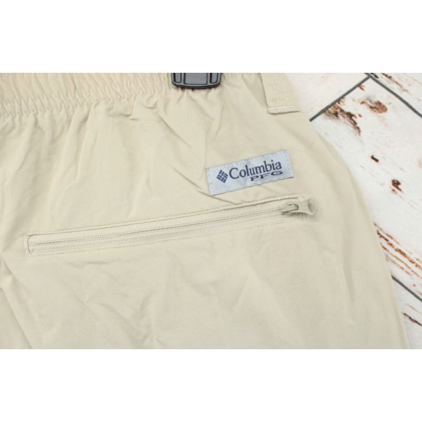 Vintage Columbia Omni-Shield PFG Shorts Mens Large Beige Cargo Chino Beach Outdoor Fishing Nautical PFG Size US 33 - 5 Thumbnail