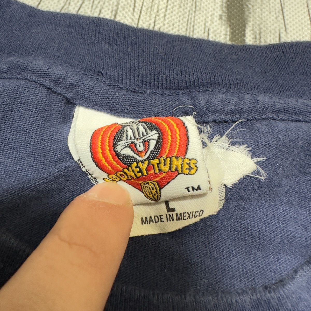 Vintage × Warner Bros Vintage Looney Tunes Wrestling tee Size US L / EU 52-54 / 3 - 5 Thumbnail