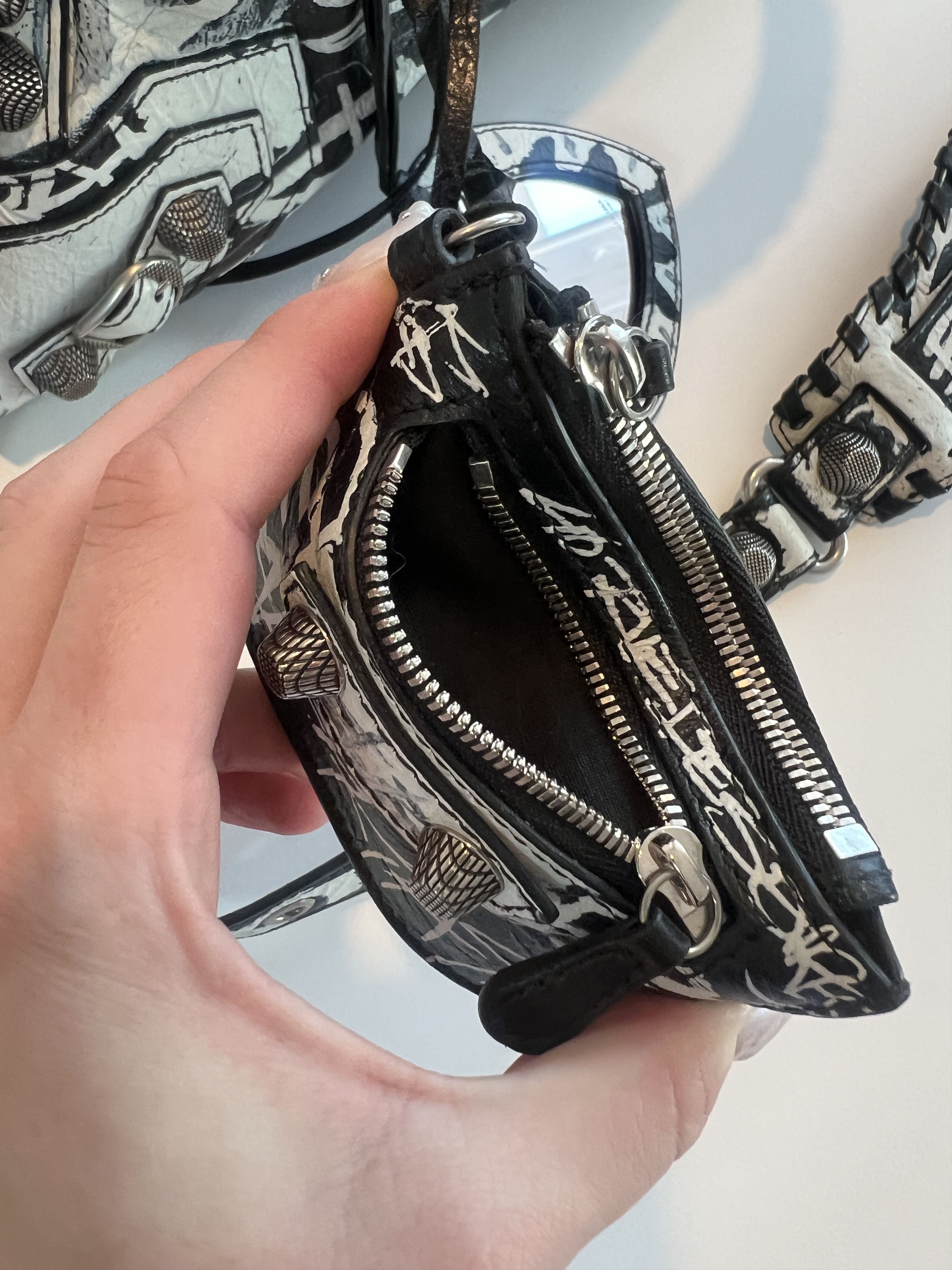 Balenciaga Neo Cagole City leather crossbody bag Size ONE SIZE - 5 Thumbnail