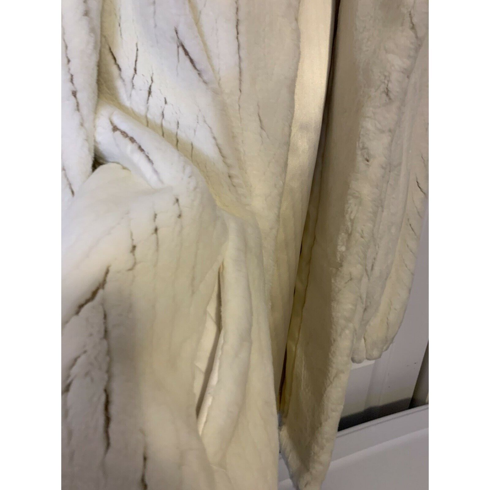 Vintage Vintage Style VI Ltd Ladies Sz S White Faux Mink Fur Coat Ve Size S / US 4 / IT 40 - 10 Thumbnail