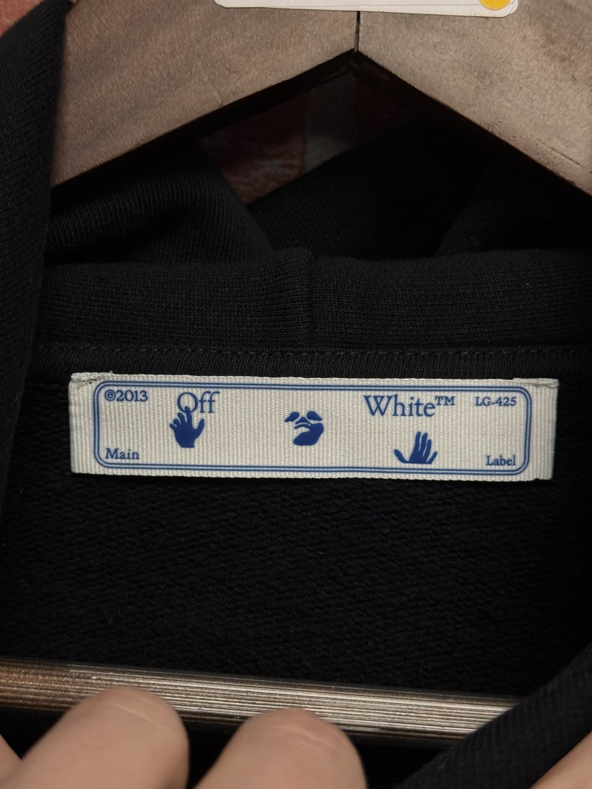 Off-White Off White Arrow Hoodie Size Small Pre Owned 🧼 Size US S / EU 44-46 / 1 - 11 Thumbnail