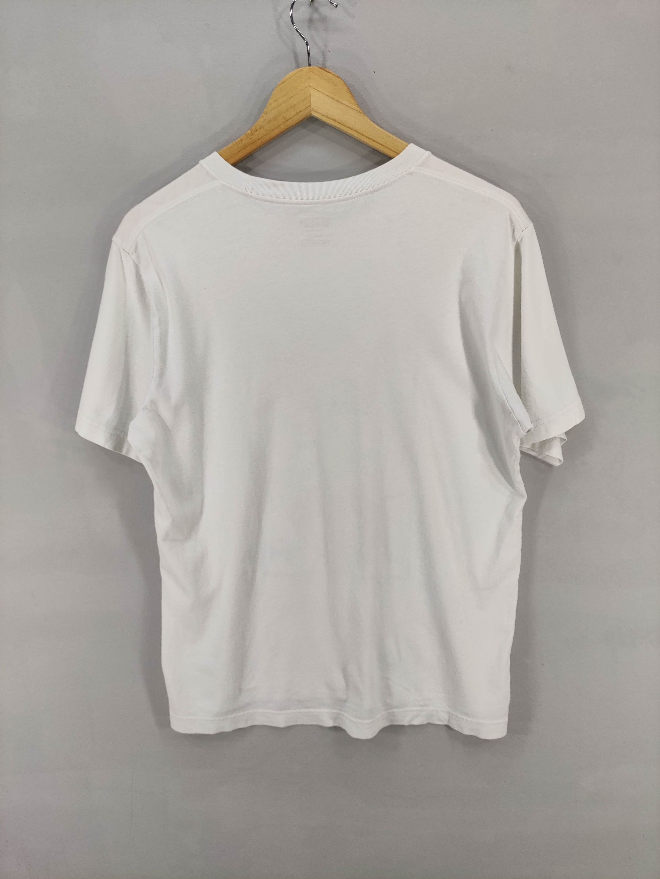 Uniqlo Vintage Utgp Uniqlo Graphic Big Logo Tee Tshirt Size US M / EU 48-50 / 2 - 8 Thumbnail