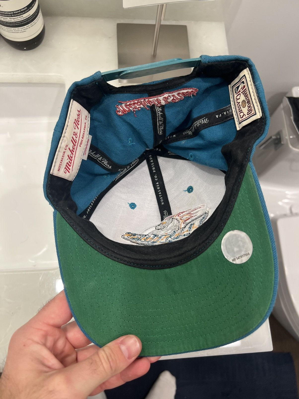 Mitchell & Ness Detroit Pistons Hat Size ONE SIZE - 3 Thumbnail