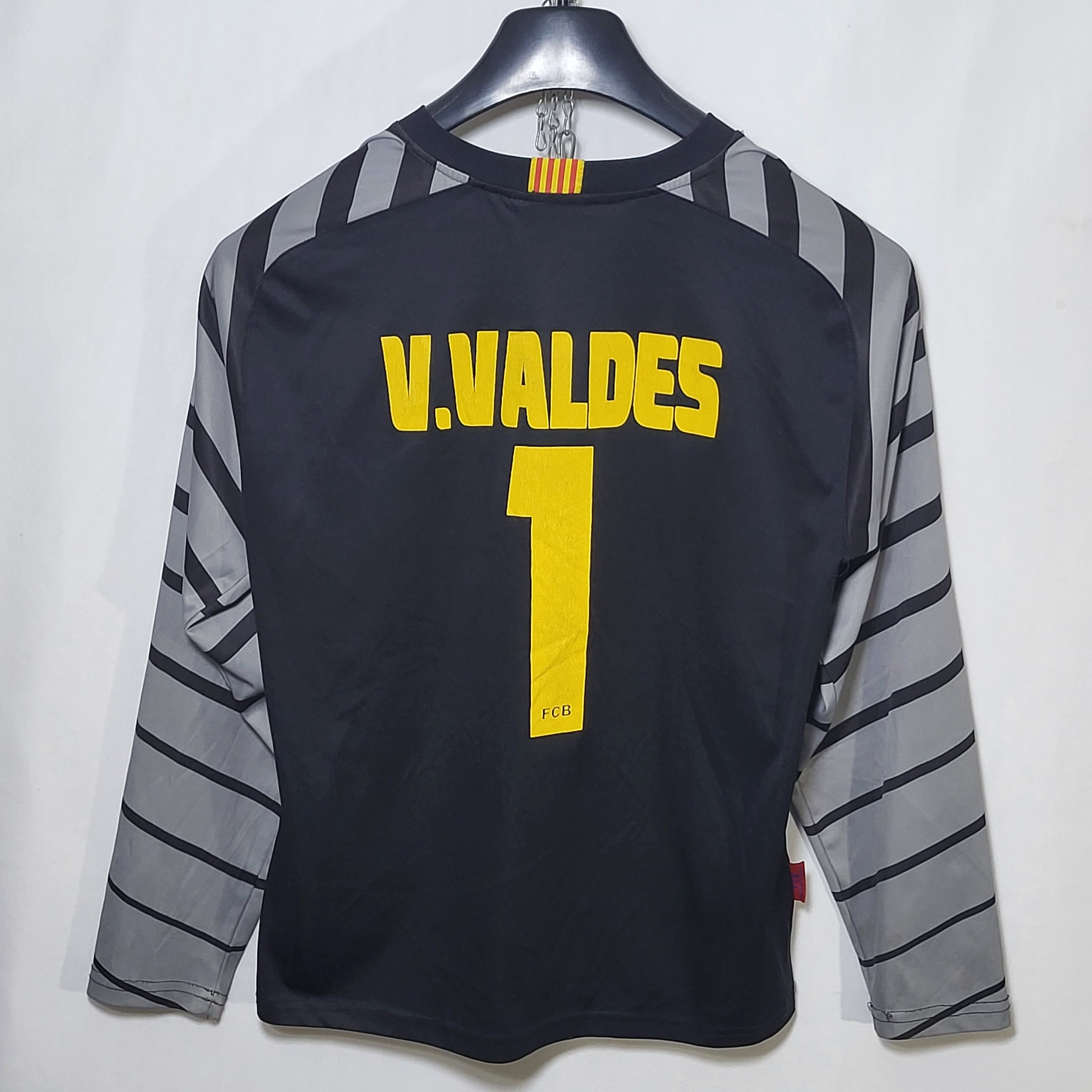 Other F.C. Barcelona. V.Valdes Goalkeeper. Size US S / EU 44-46 / 1 - 1 Thumbnail