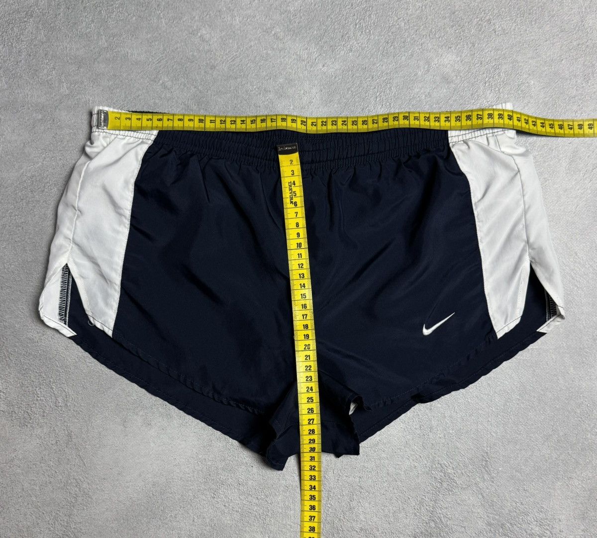 Nike Nike Vintage Running Shorts Size US 30 / EU 46 - 12 Thumbnail