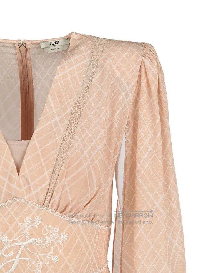 Fendi fendi pleated long sleeve dress in beige. Size US M / EU 48-50 / 2 - 4 Thumbnail