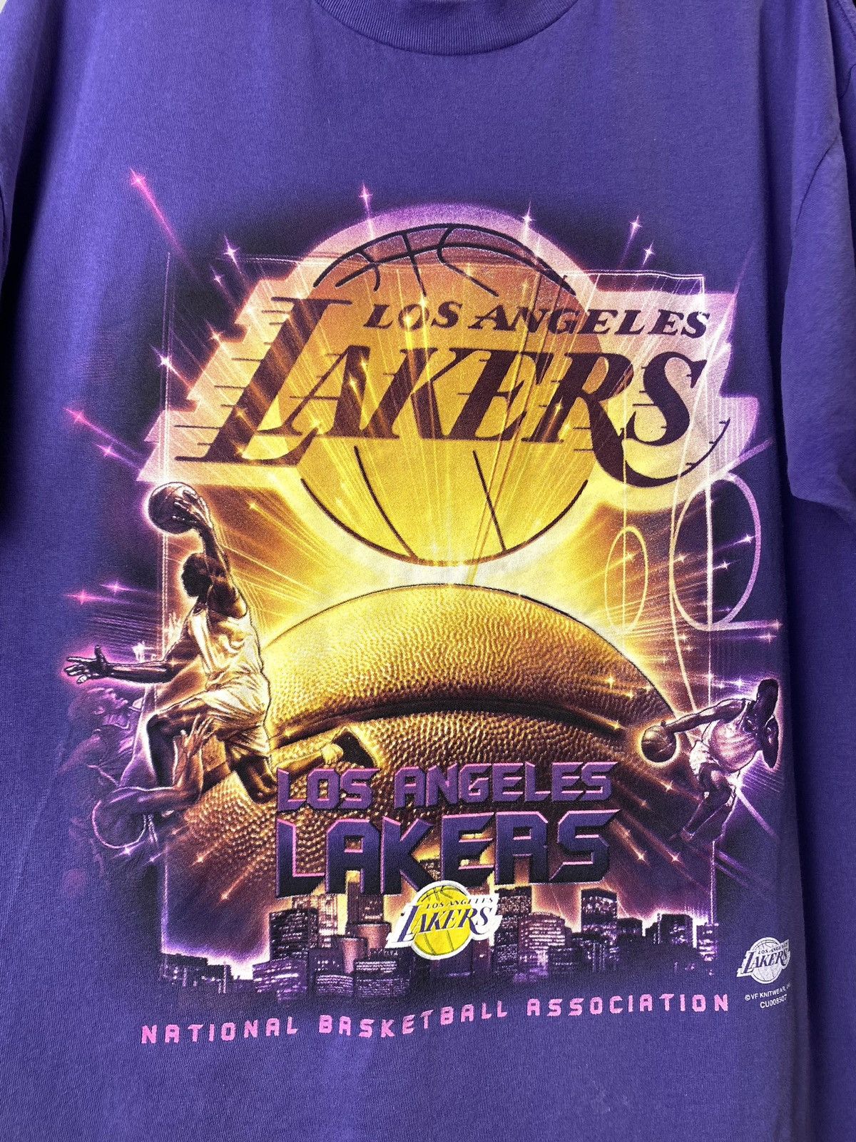 NBA Rare! Vintage 1990’s Los Angeles Lakers NBA T Shirt Size US XL / EU 56 / 4 - 5 Thumbnail