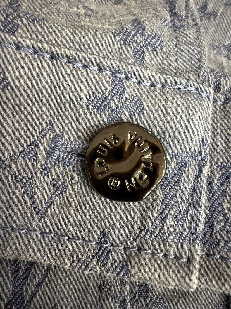 Louis Vuitton Louis Vuitton Full logo denim jacket Size US M / EU 48-50 / 2 - 4 Thumbnail