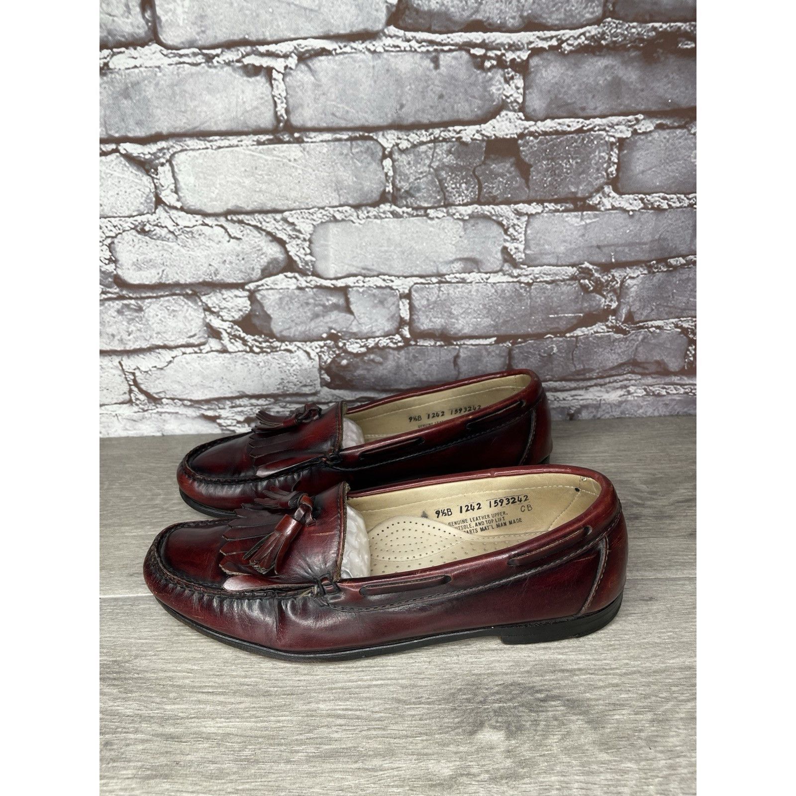 G.H. Bass & Co. G.H. Bass & Co. Weejuns Burgundy Leather Kiltie Tassel Loafe Size US 9.5 / EU 42-43 - 20 Thumbnail