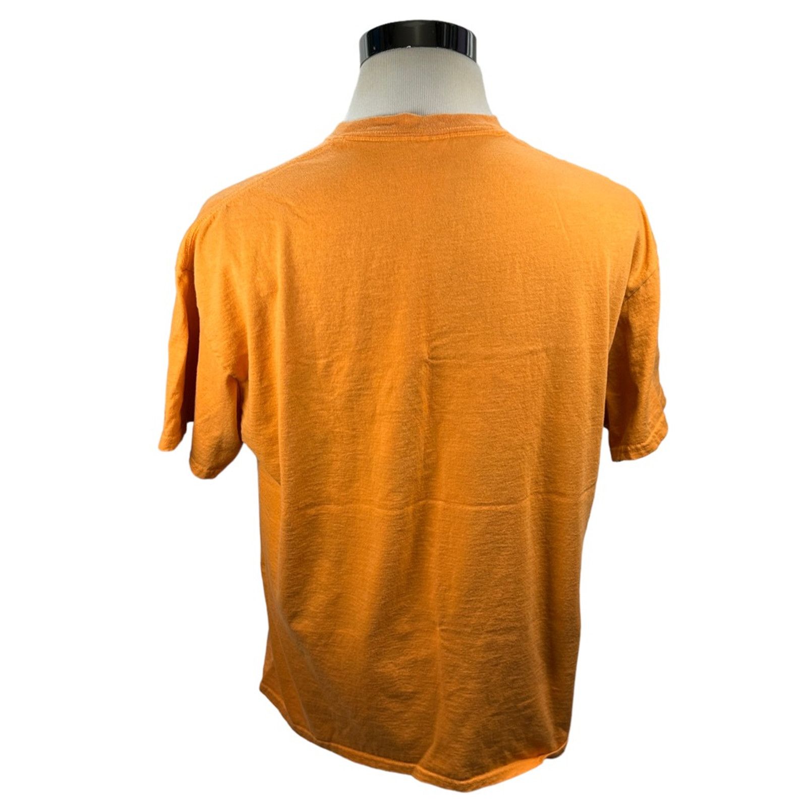 Gildan Brad Paisley Concert Local Crew T-Shirt Tour Band Orange XL Size US XL / EU 56 / 4 - 2 Thumbnail