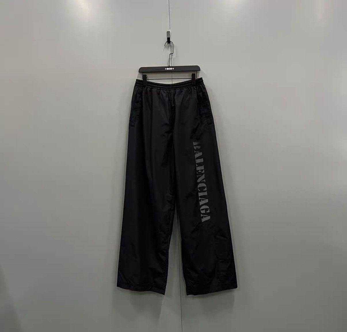 Balenciaga Balenciaga Black Letter Printed Elastic Waist Pants J41 Size US 32 / EU 48 - 1 Thumbnail