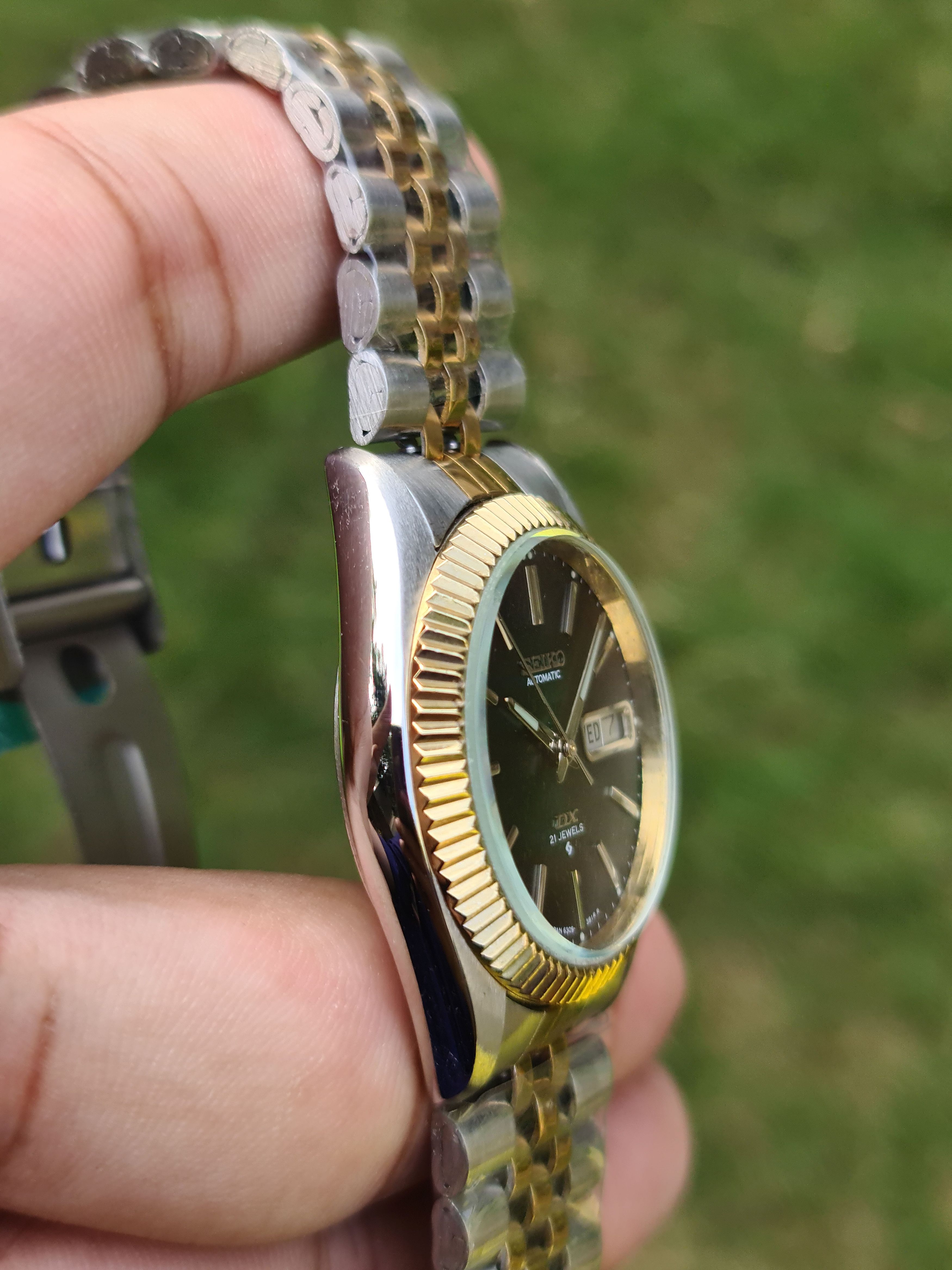 Japanese Brand Seiko DX Automatic Fluted Bazel Day/Date Japan Size 36 - 11 Thumbnail