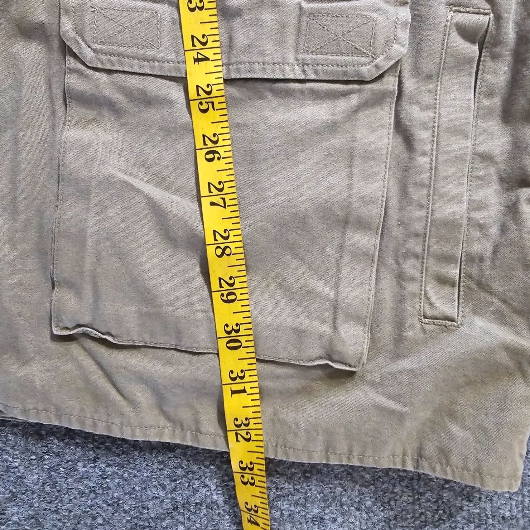 Orvis VINTAGE Orvis Vest Mens XL Beige Canvas Fishing Pockets Zip V Neck Photography Size US XL / EU 56 / 4 - 7 Thumbnail