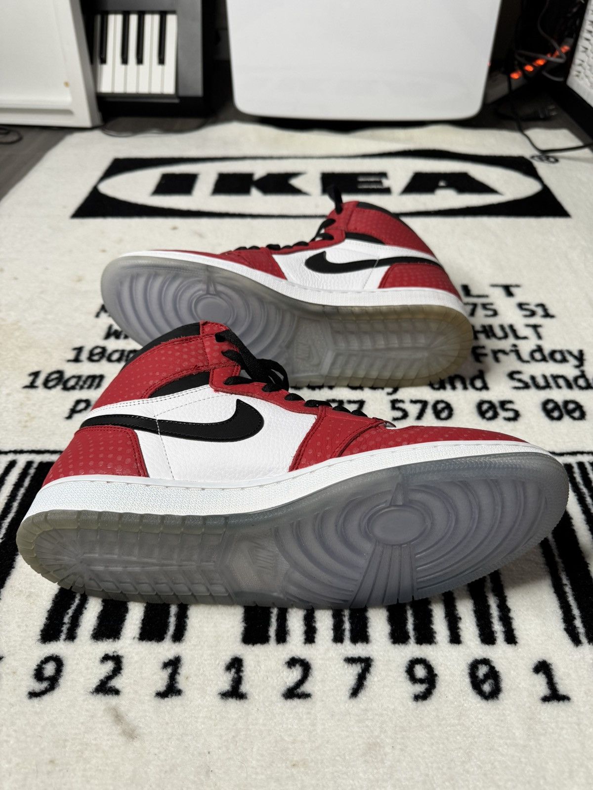 Jordan Brand Air Jordan 1 Retro High “Origin Story” Size US 11 / EU 44 - 4 Thumbnail