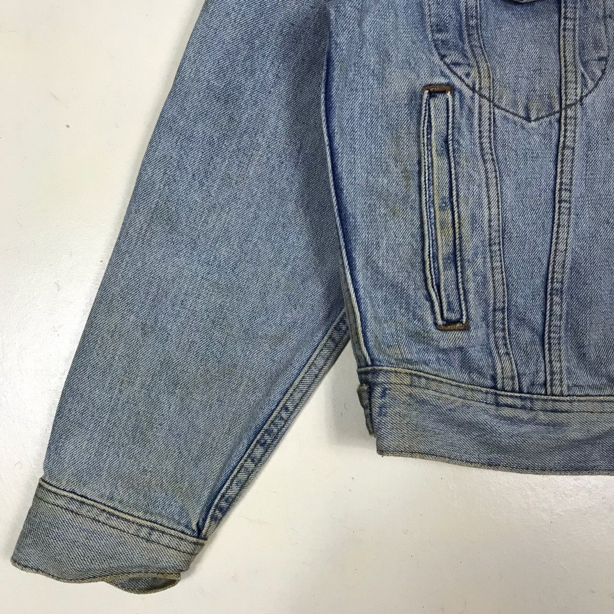 Edwin Vintage Edwin Disstressed Stains Denim Trucker Jacket Size US S / EU 44-46 / 1 - 13 Thumbnail