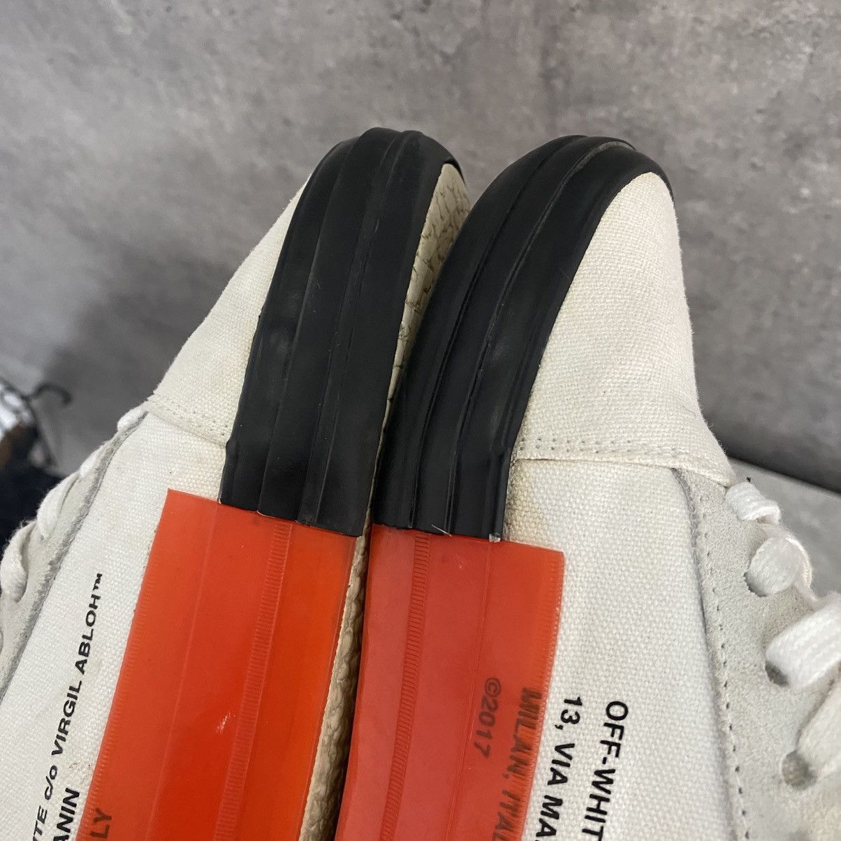 Off-White Off-White Vulcanized Low Sneakers Size US 8 / IT 38 - 13 Thumbnail