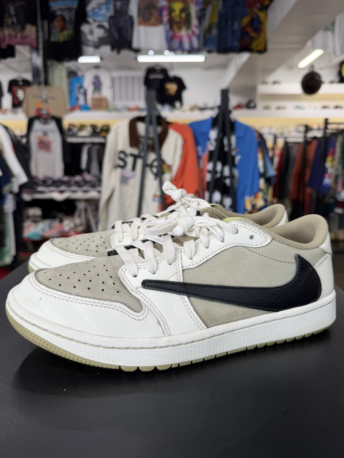 Jordan Brand × Travis Scott Jordan 1 Low Golf Travis Scott Neutral Olive Size 8.5 (2023) Size US 8.5 / EU 41-42 - 1 Thumbnail