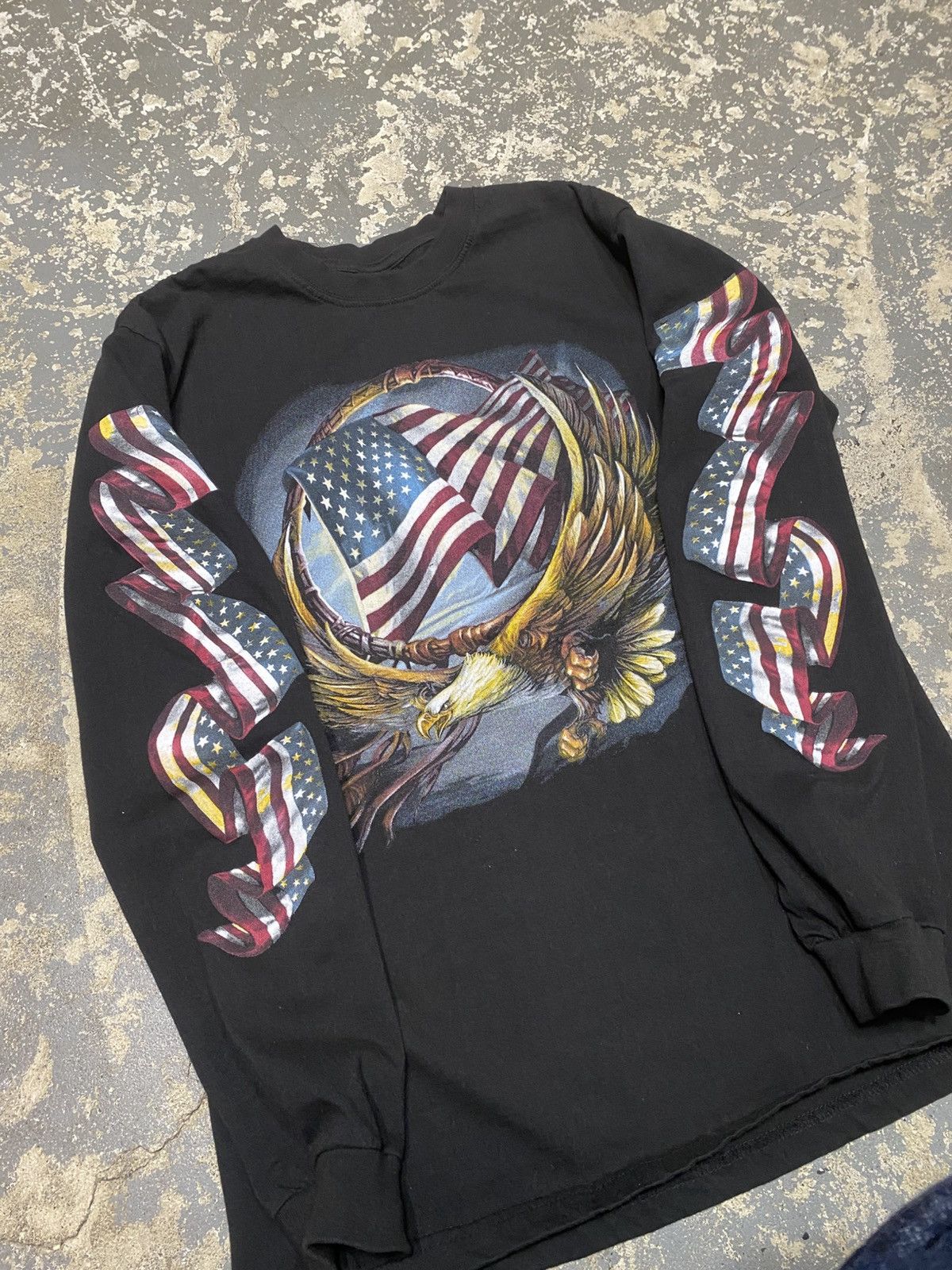 Vintage Vintage Eagle American Flag Long Sleeve Tshirt Size US M / EU 48-50 / 2 - 3 Thumbnail