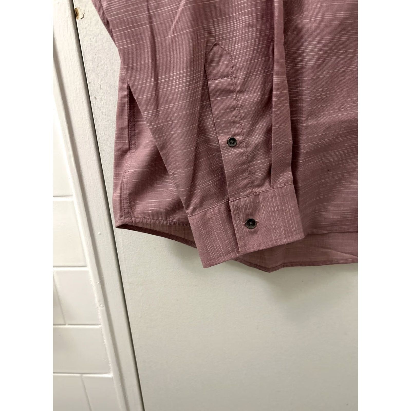 Alfani VINTAGE Alfani Shirt Mens XL Matte Rose Red Button-Down Pockets Long Sleeve Mens Regular Fit Dress Shirt Size US XL / EU 56 / 4 - 7 Thumbnail