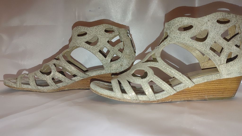 Donald Pliner Donald J Pliner Delite Gladiator Sandals Size 6 Size US 6 / IT 36 - 3 Thumbnail