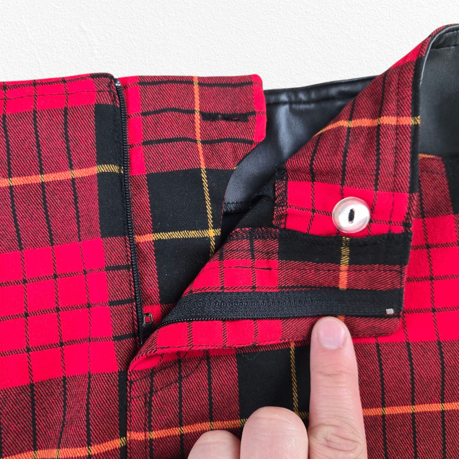 Other Y2K Wet Seal Red Plaid Punk Mini Skirt Size 5 6 Size 28" / US 6 / IT 42 - 9 Thumbnail