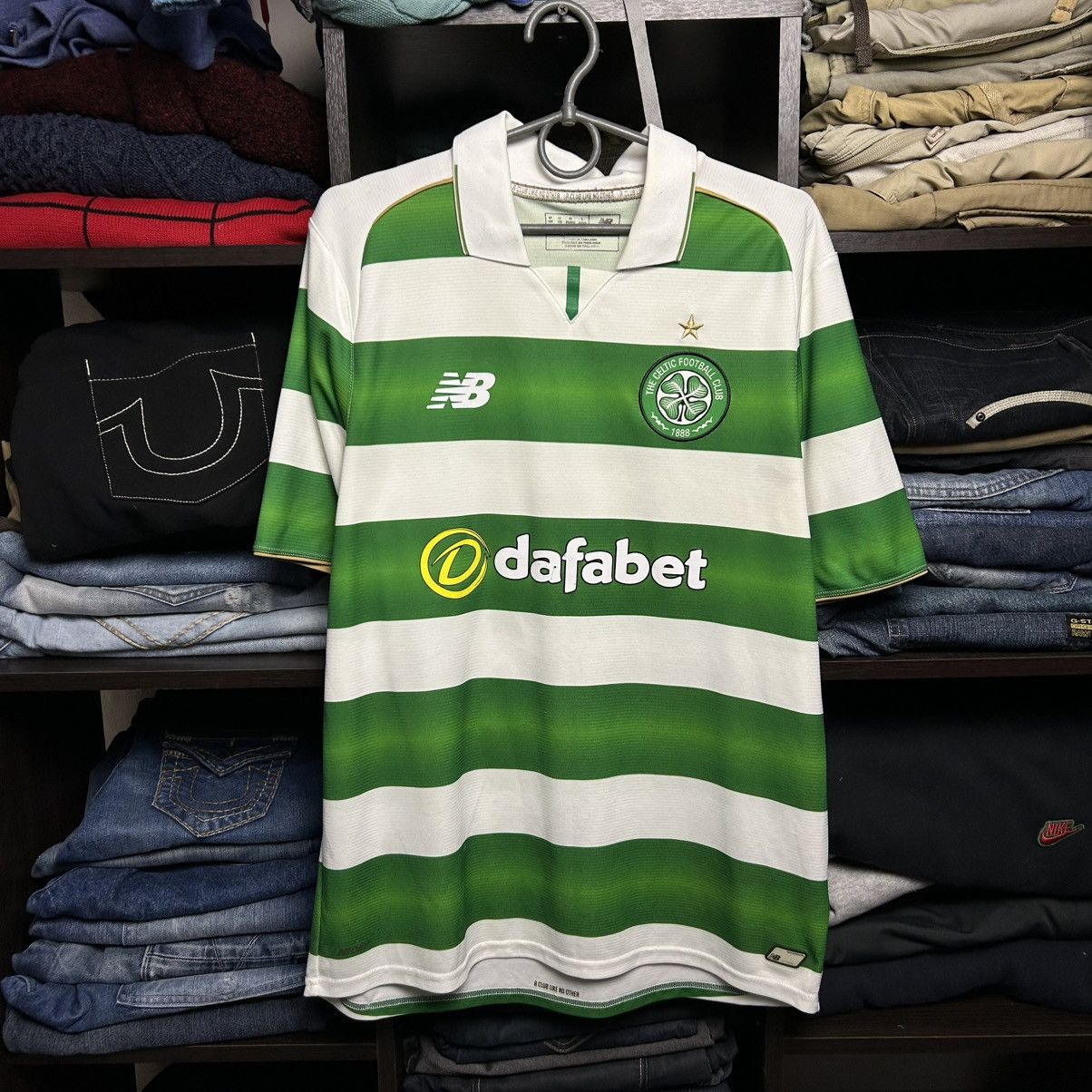 New Balance Mens New Balance FC Celtic Home Soccer jersey size M Size US M / EU 48-50 / 2 - 1 Thumbnail