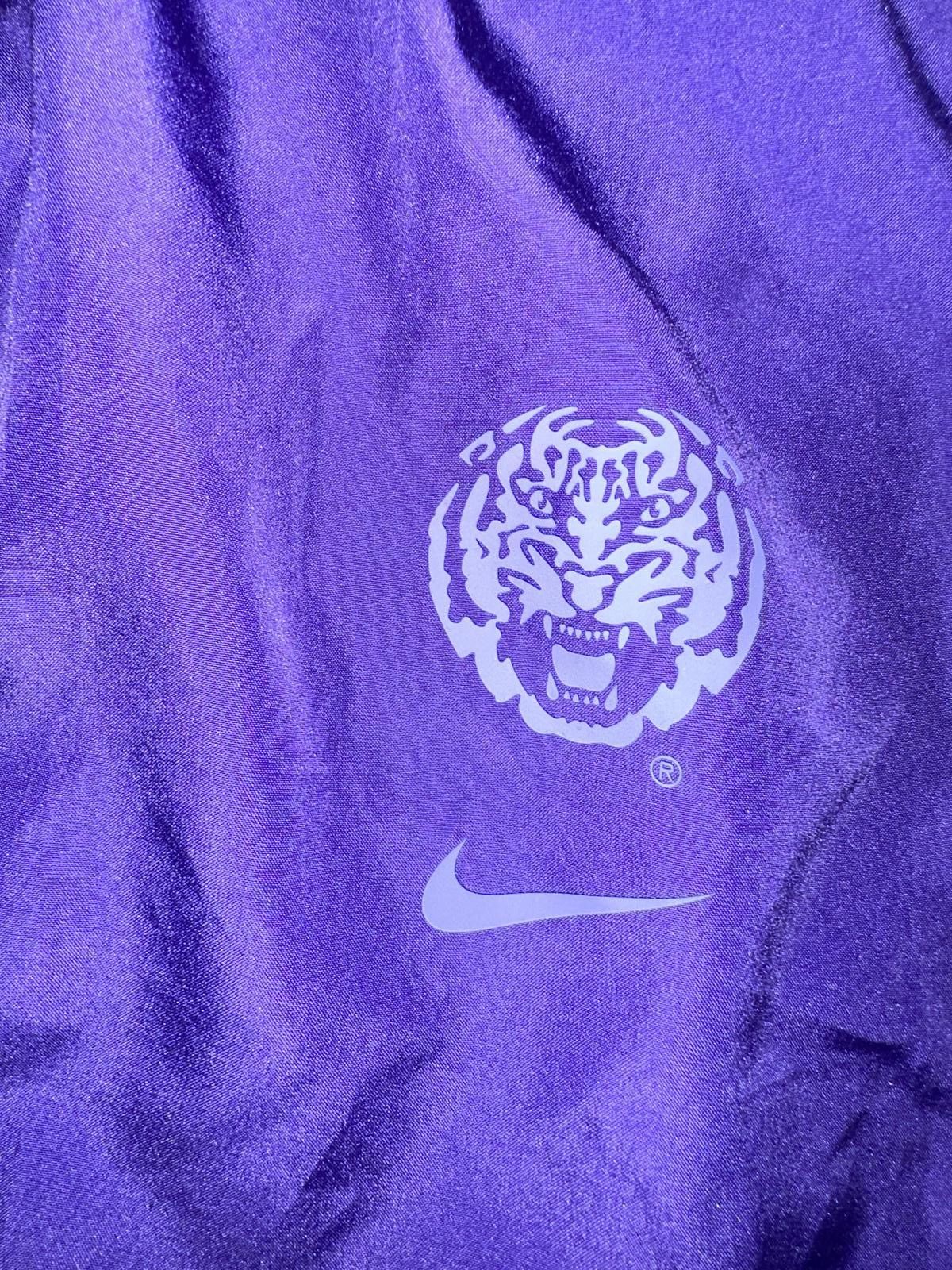 Nike Nike Women's Dri-Fit LSU Football Tempo Athletic Short Sample Size 36" / US 14 / IT 50 - 2 Thumbnail