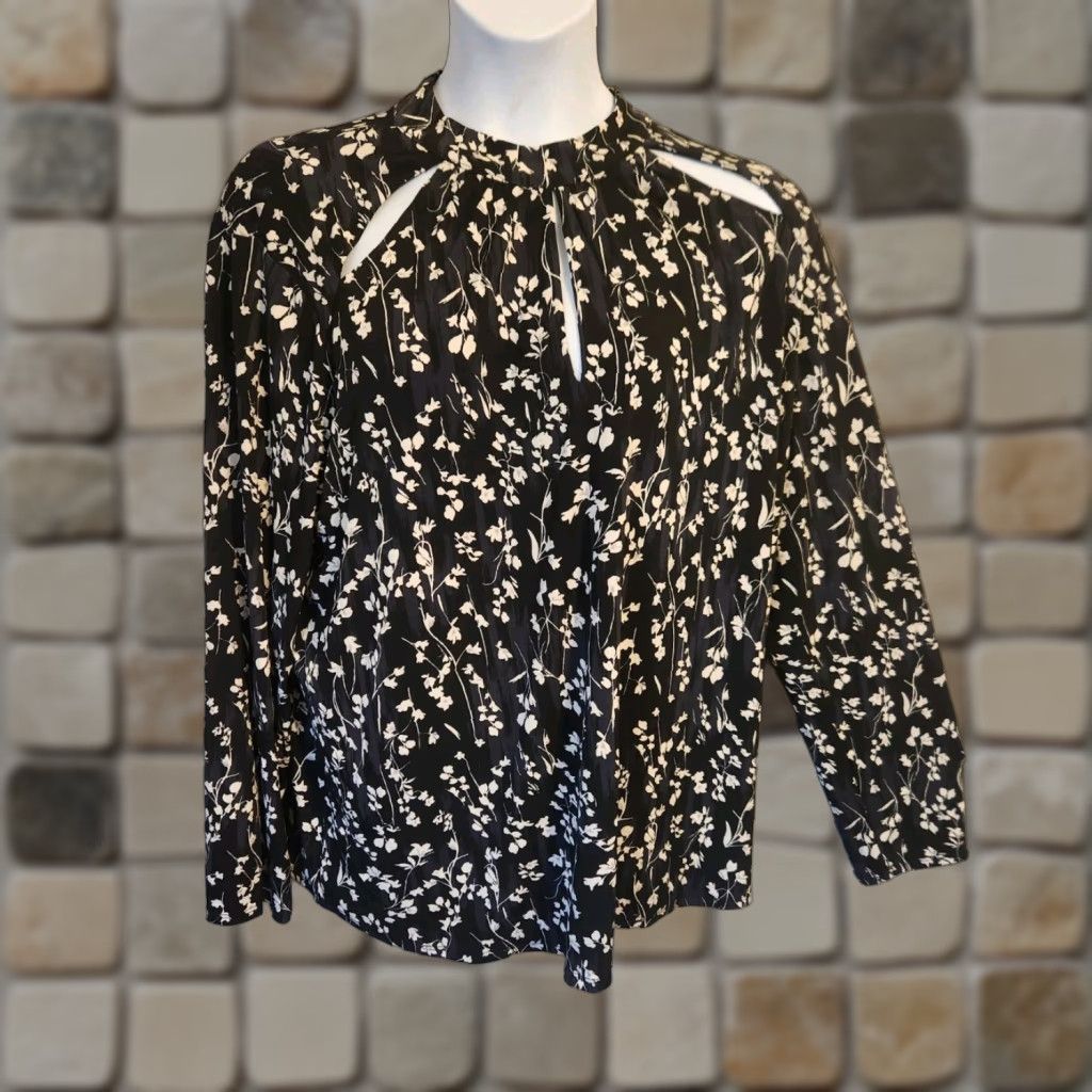 Vintage Cato Blouse Black Floral Keyhole Trim Silky Top 4X Plus Size Womens Casual Sleeve Round Neck Size XXL / US 16-18 / IT 52-54 - 1 Thumbnail