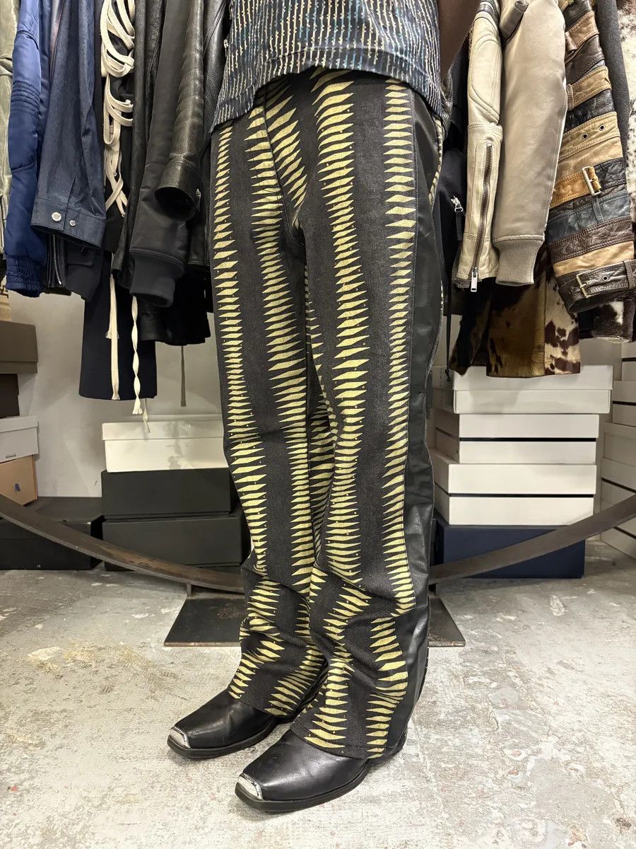 Iceberg 2000s Iceberg Black & Yellow Striped Irregular Faux Leather Pants Size US 30 / EU 46 - 2 Thumbnail