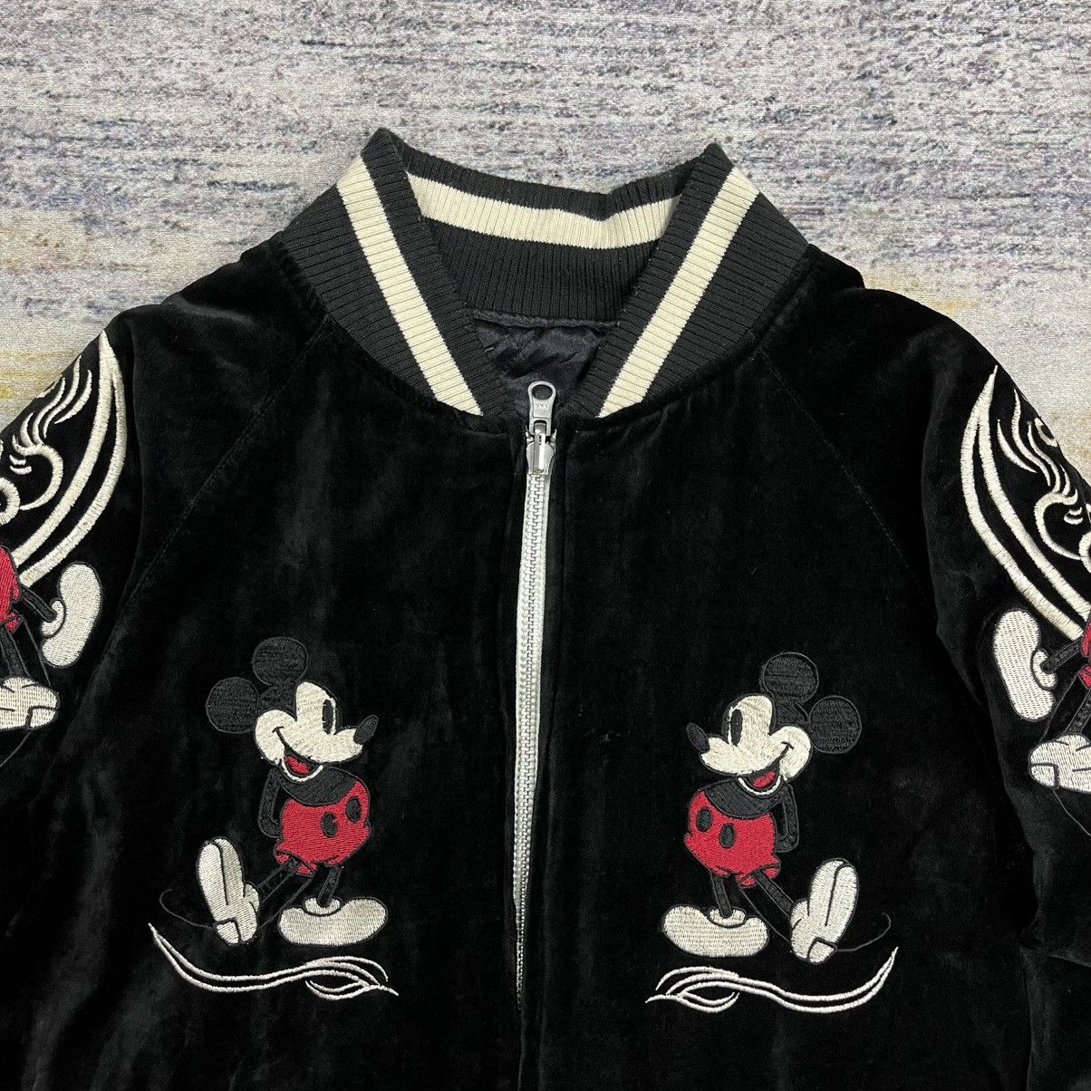 Disney Vintage 90s Disney velvet reversible souvenir sukajan jacket Size M / US 6-8 / IT 42-44 - 8 Thumbnail