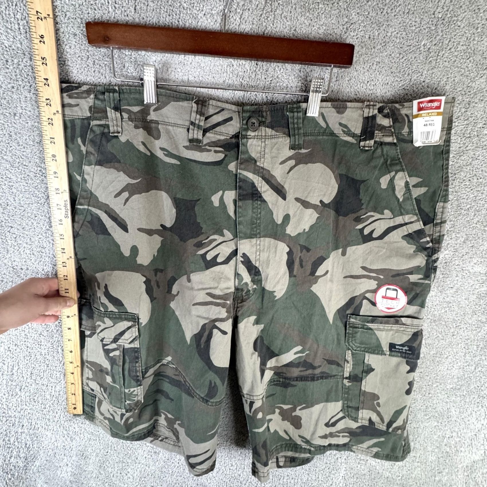 Wrangler Wrangler Cargo Shorts Mens 48 Green Camo Relaxed Fit Stretch Outdoor Tech Pocket Size US 32 / EU 48 - 6 Thumbnail