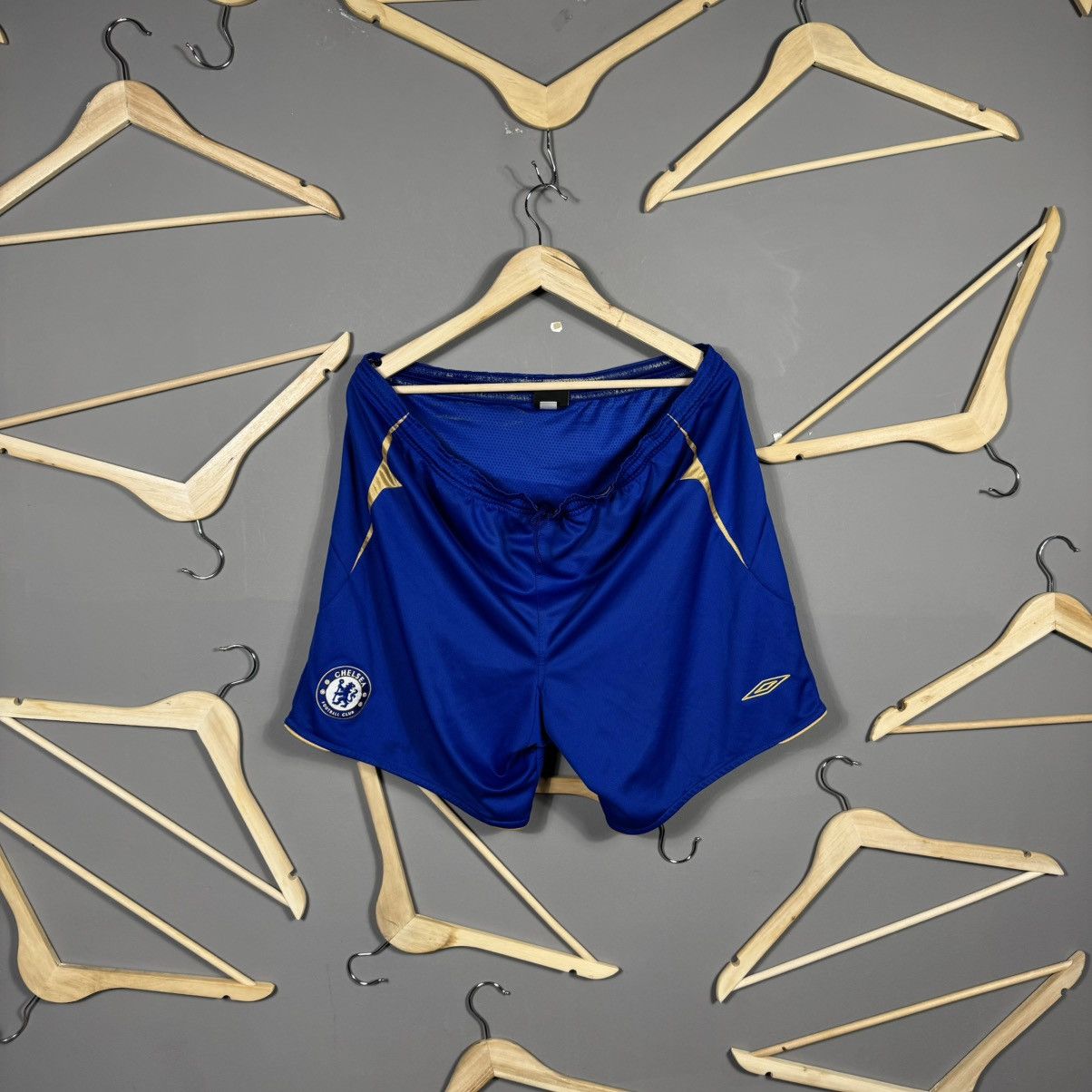 Chelsea Soccer × Umbro × Vintage Umbro 00s Chelsea Soccer Shorts Size US 34 / EU 50 - 1 Thumbnail