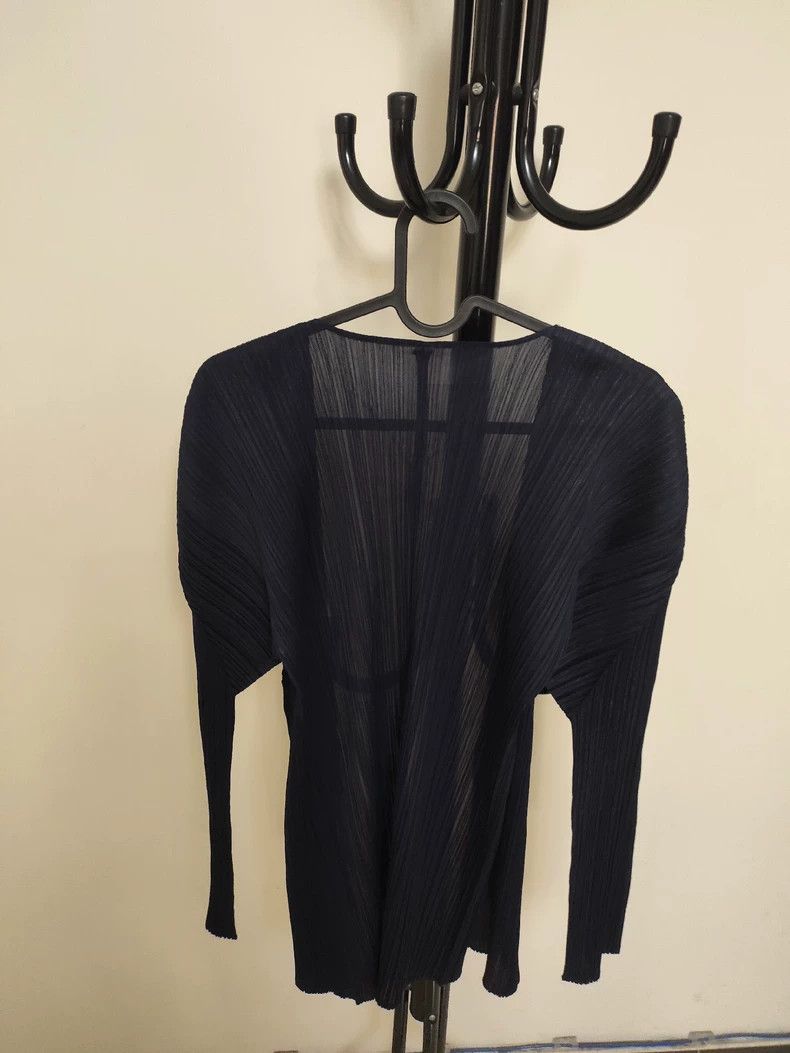 Issey Miyake Issey Miyake size:3 Black pleated top Size M / US 6-8 / IT 42-44 - 2 Thumbnail
