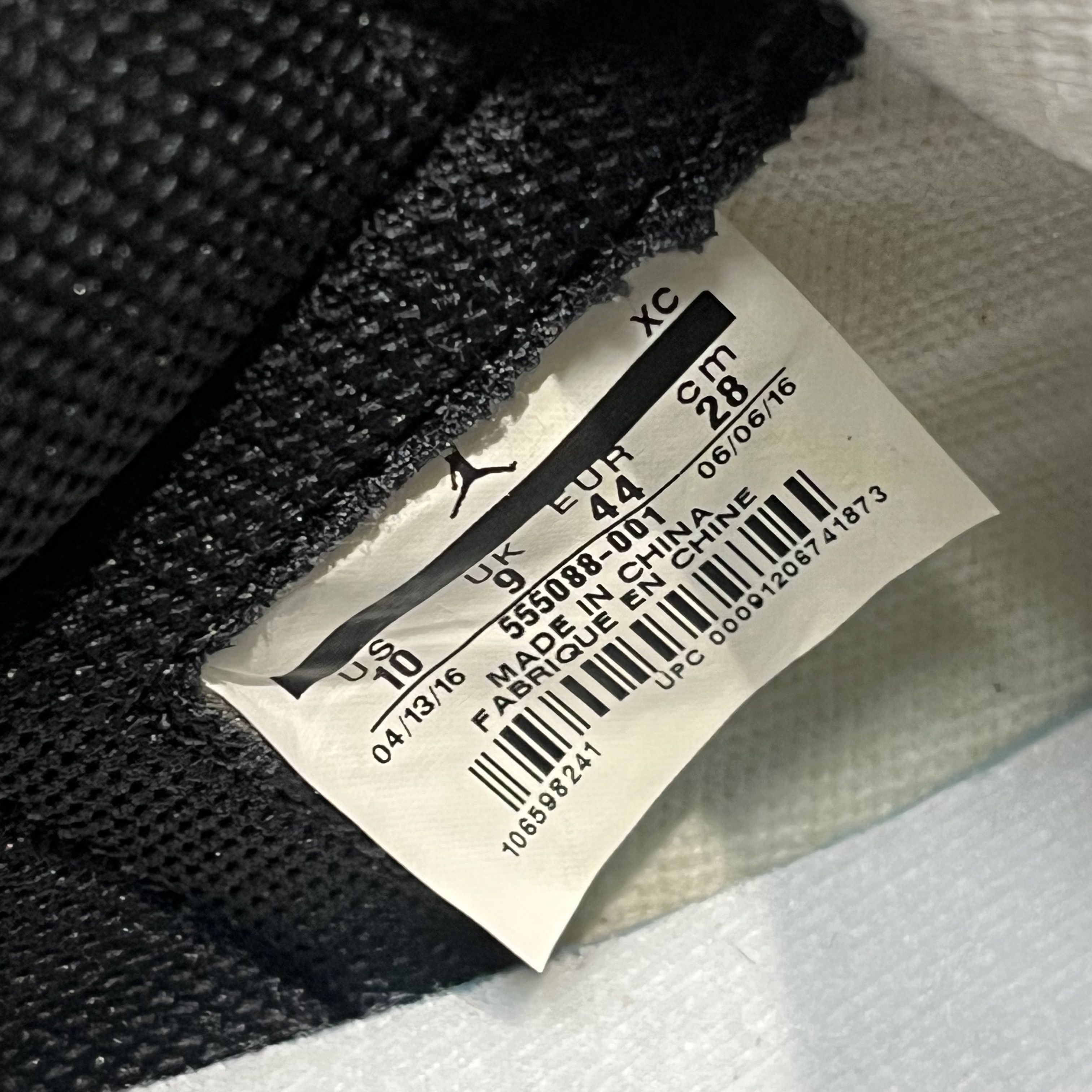 Nike Air Jordan 1 Retro High Bred Banned 2016 Size US 10 / EU 43 - 6 Thumbnail