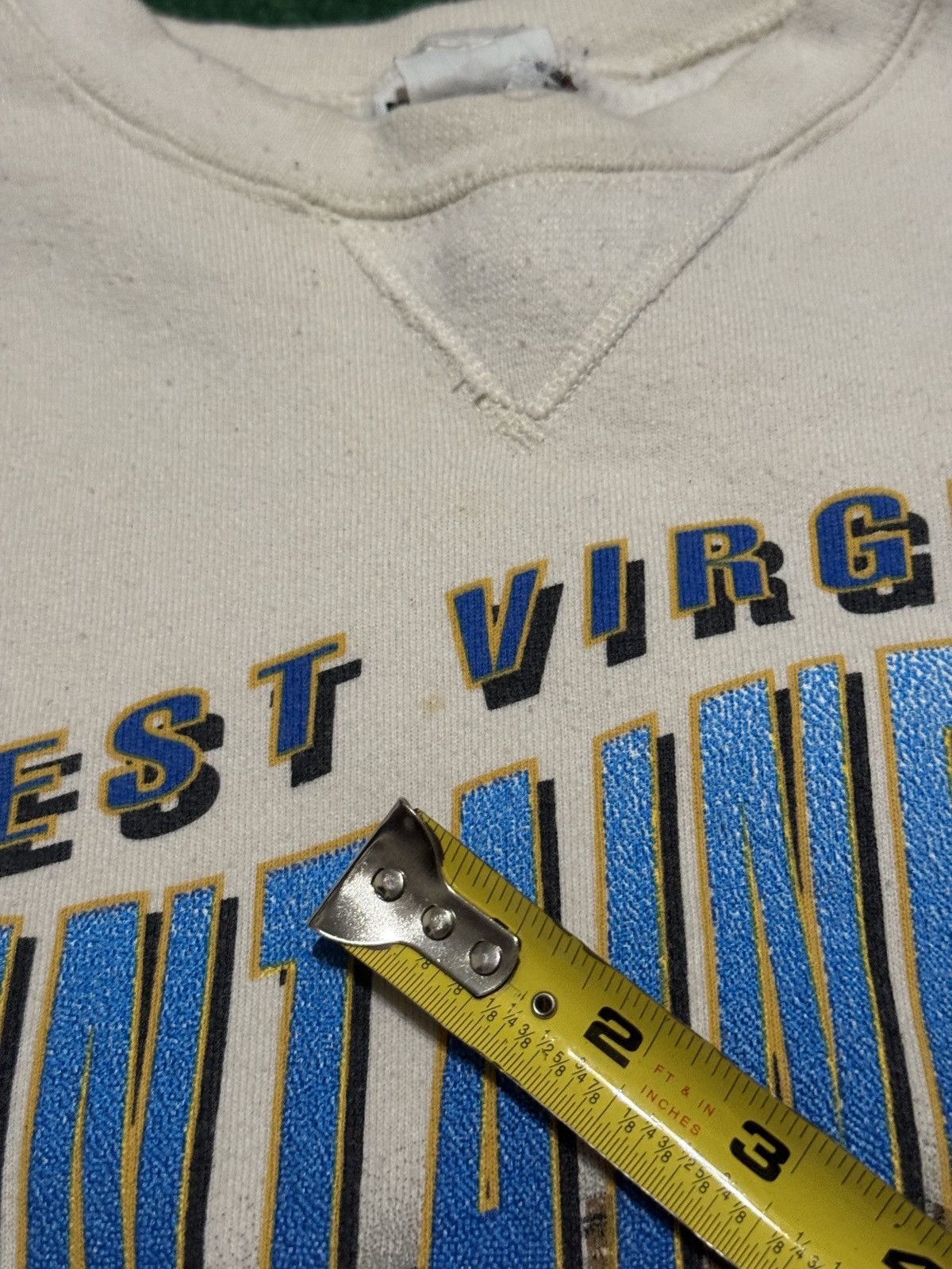 Vintage Vintage 90s West Virginia Mountaineers Football Sweatshirt Size US XL / EU 56 / 4 - 7 Thumbnail