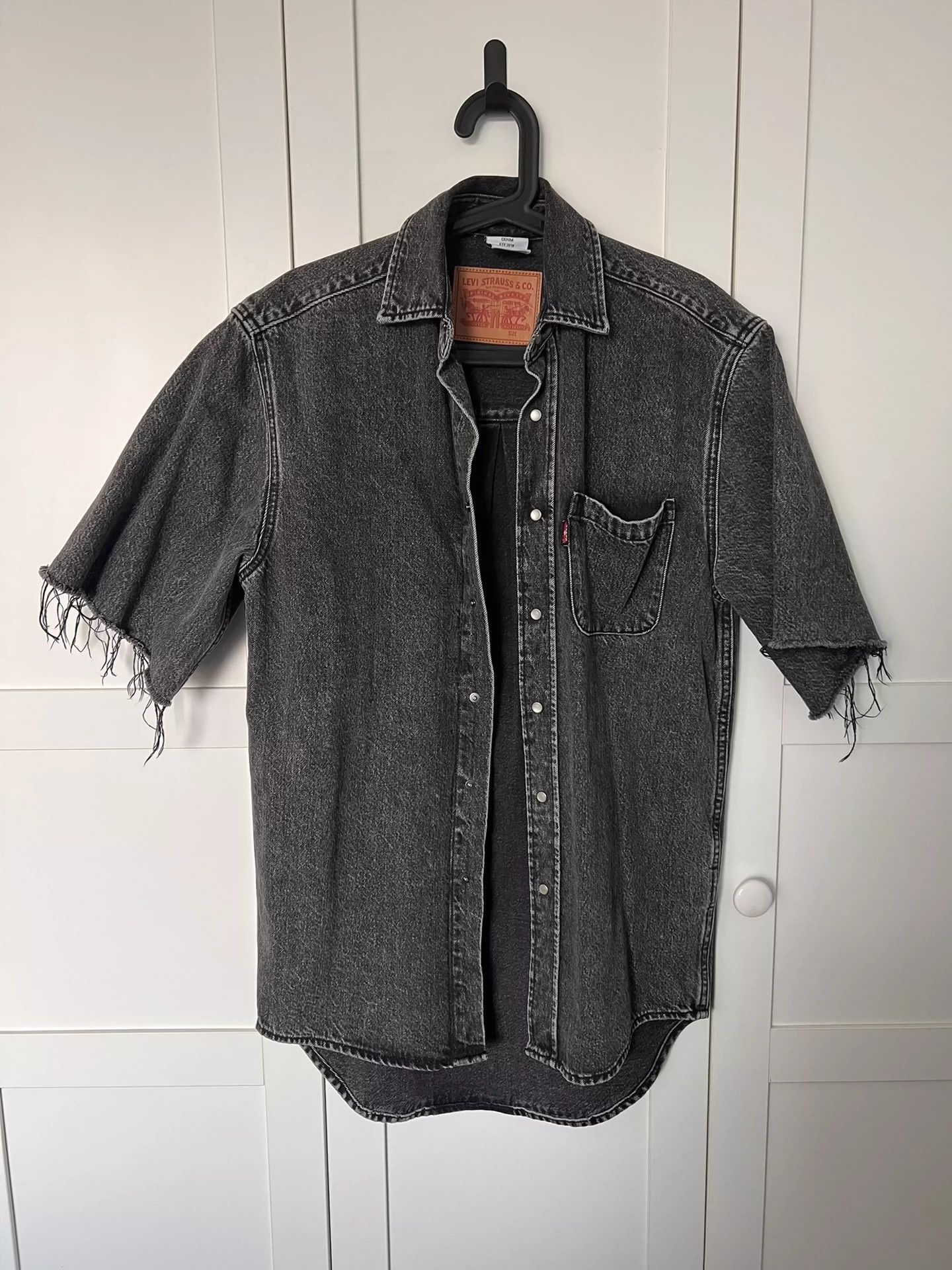 Vetements Vetements collaboration Levi's denim short sleeved jacket -DMC Size US XS / EU 42 / 0 - 1 Thumbnail