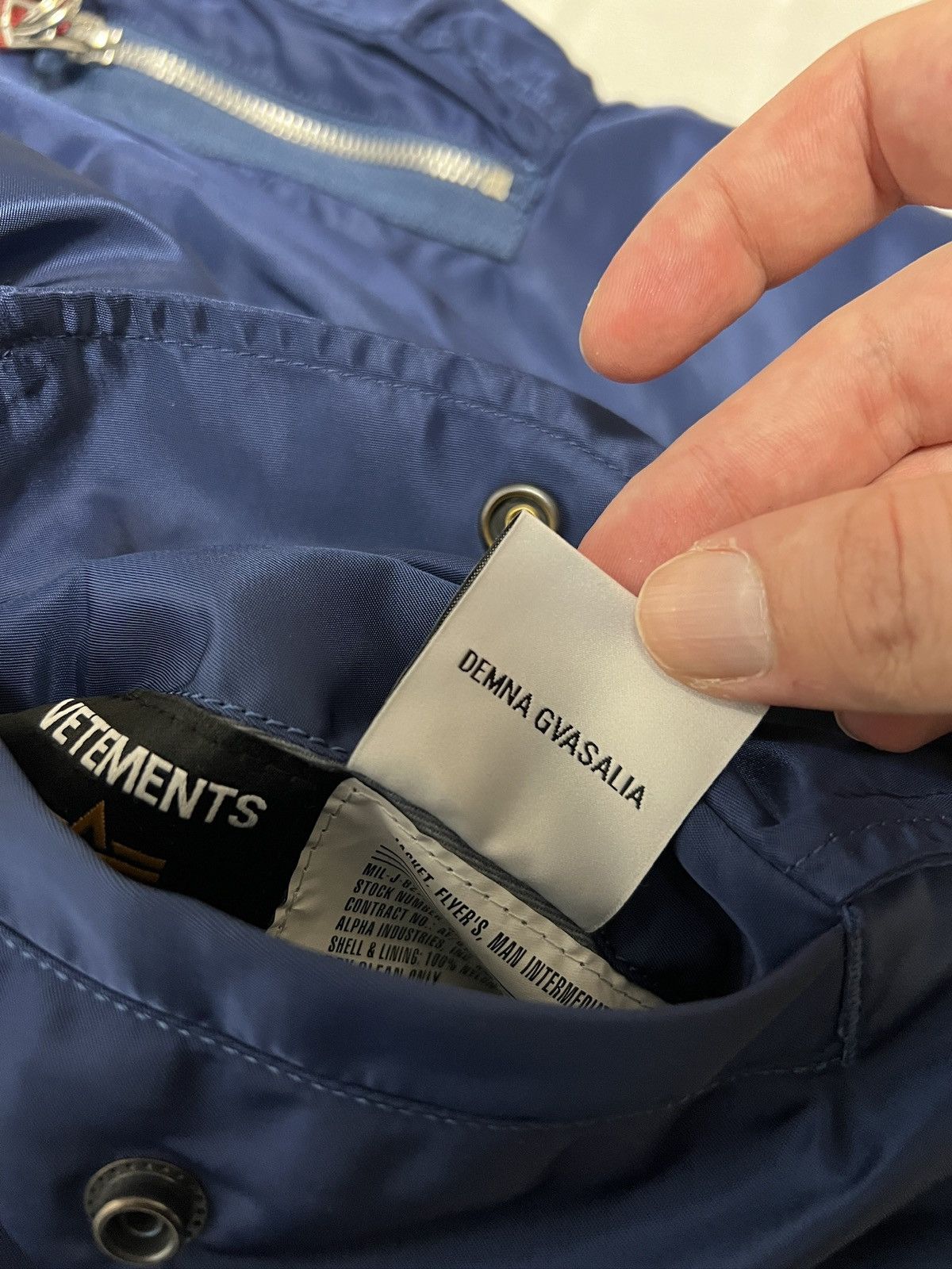 Vetements Vetements Reversibel Blue Fist Bomber Size US S / EU 44-46 / 1 - 14 Thumbnail