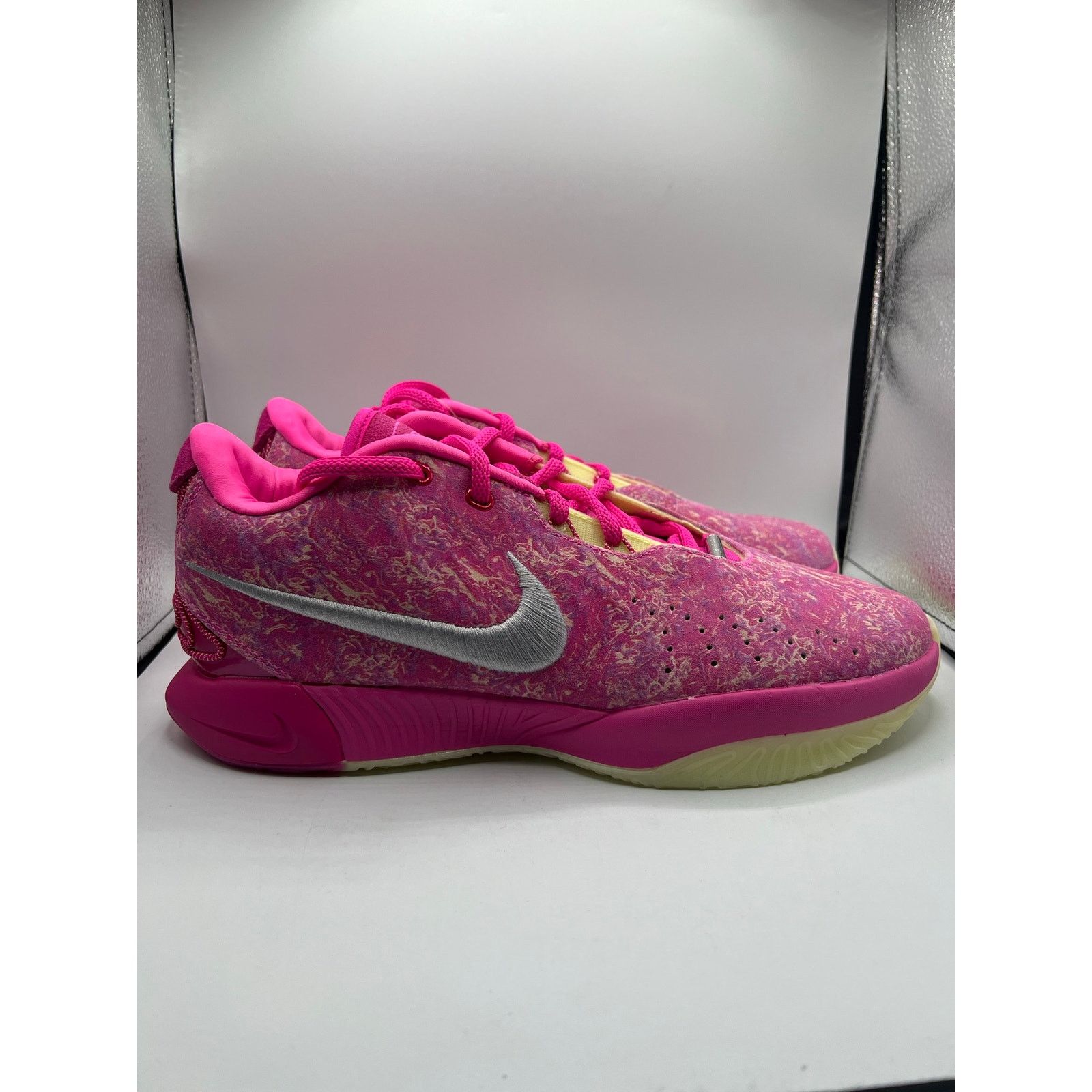 Nike Nike LeBron 21 “The World Is Your Oyster” size 10.5 mens Size US 10.5 / EU 43-44 - 3 Thumbnail