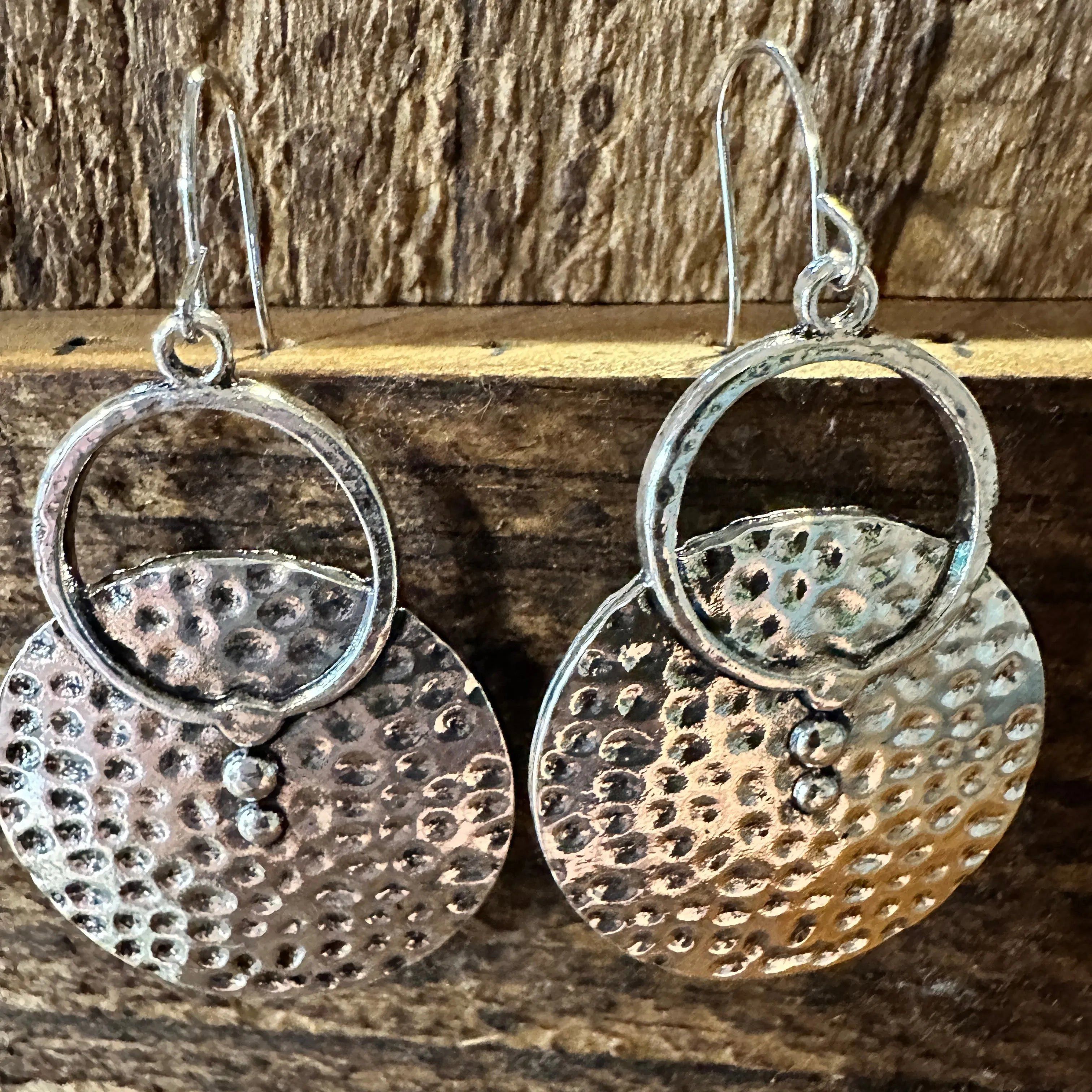 Other Boho Hippie Western Pounded Silver Circle Drop Wire Earrings Size ONE SIZE - 2 Thumbnail