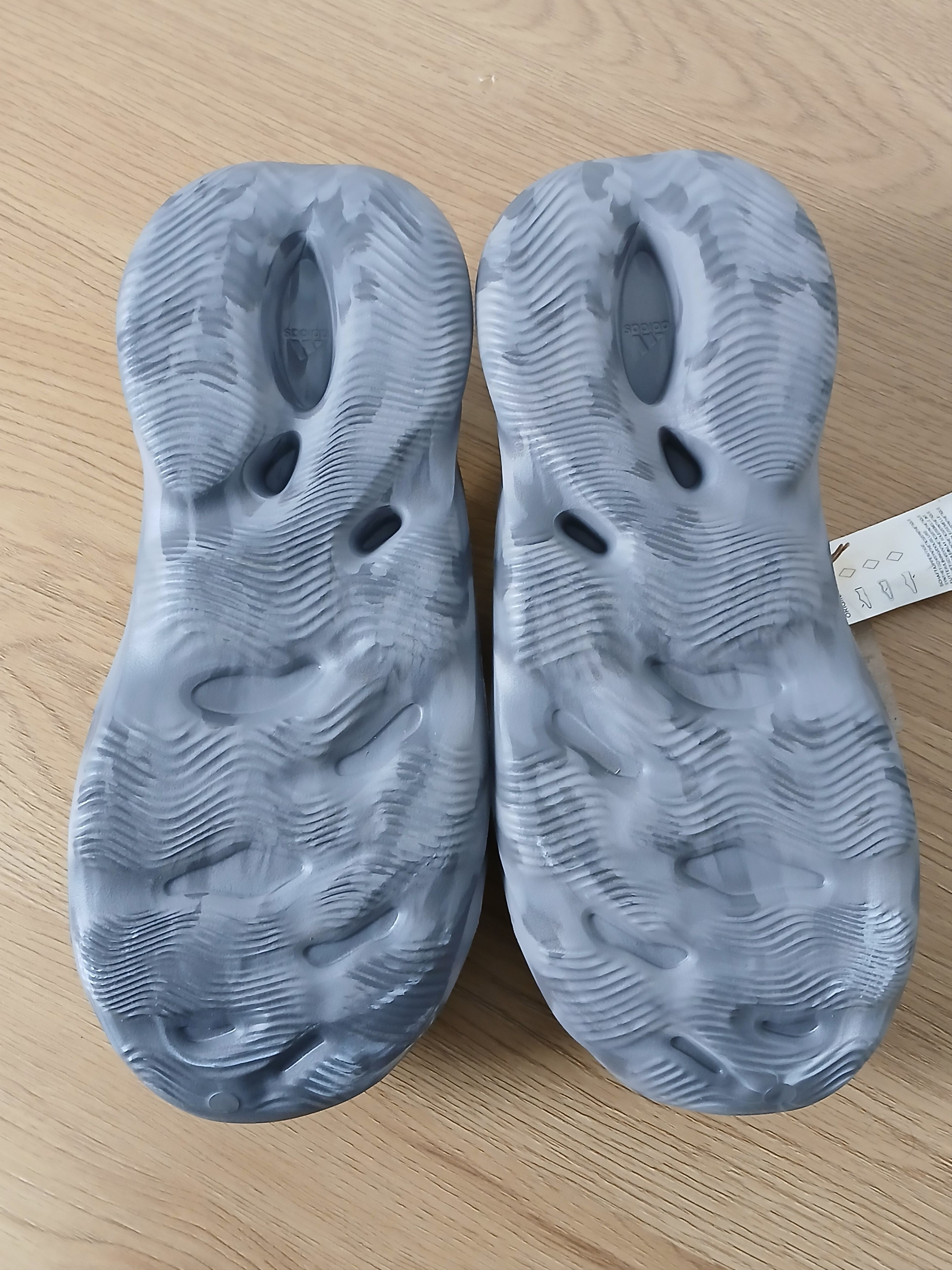 Adidas × Kanye West × Yeezy New Adidas Yeezy Foam Runner Size US 11 / EU 44 - 7 Thumbnail