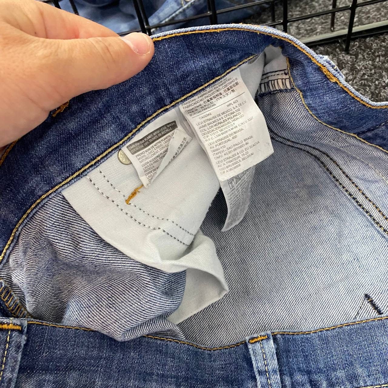 Levi's Vintage Clothing Levi’s Vintage Very Rare Pants Denim Jeans But Cut Fit Size US 33 - 8 Thumbnail